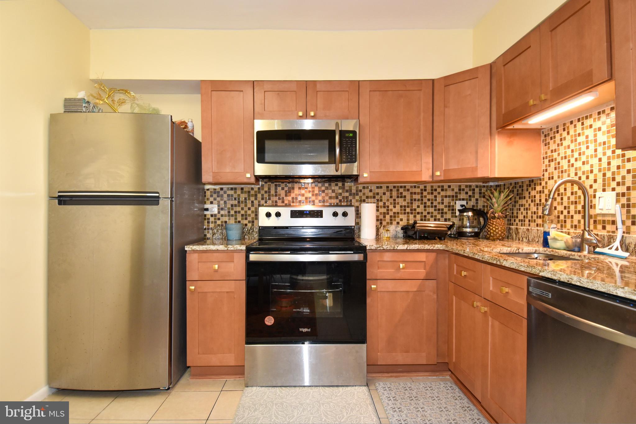 HUNTING RIDGE CONDOMINIUM - Residential Lease