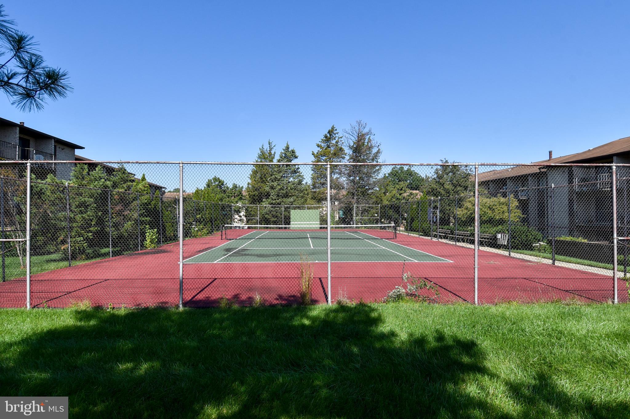 HUNTING RIDGE CONDOMINIUM - Residential Lease