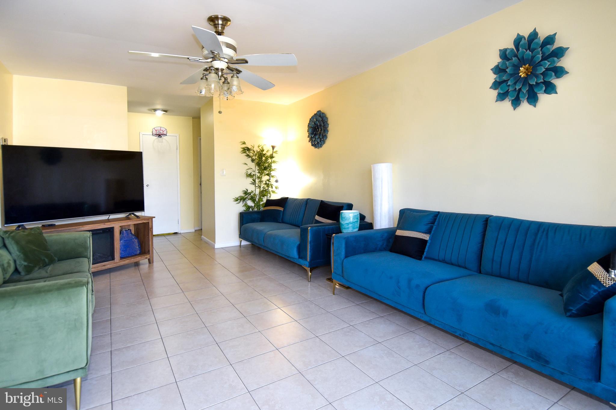 HUNTING RIDGE CONDOMINIUM - Residential Lease