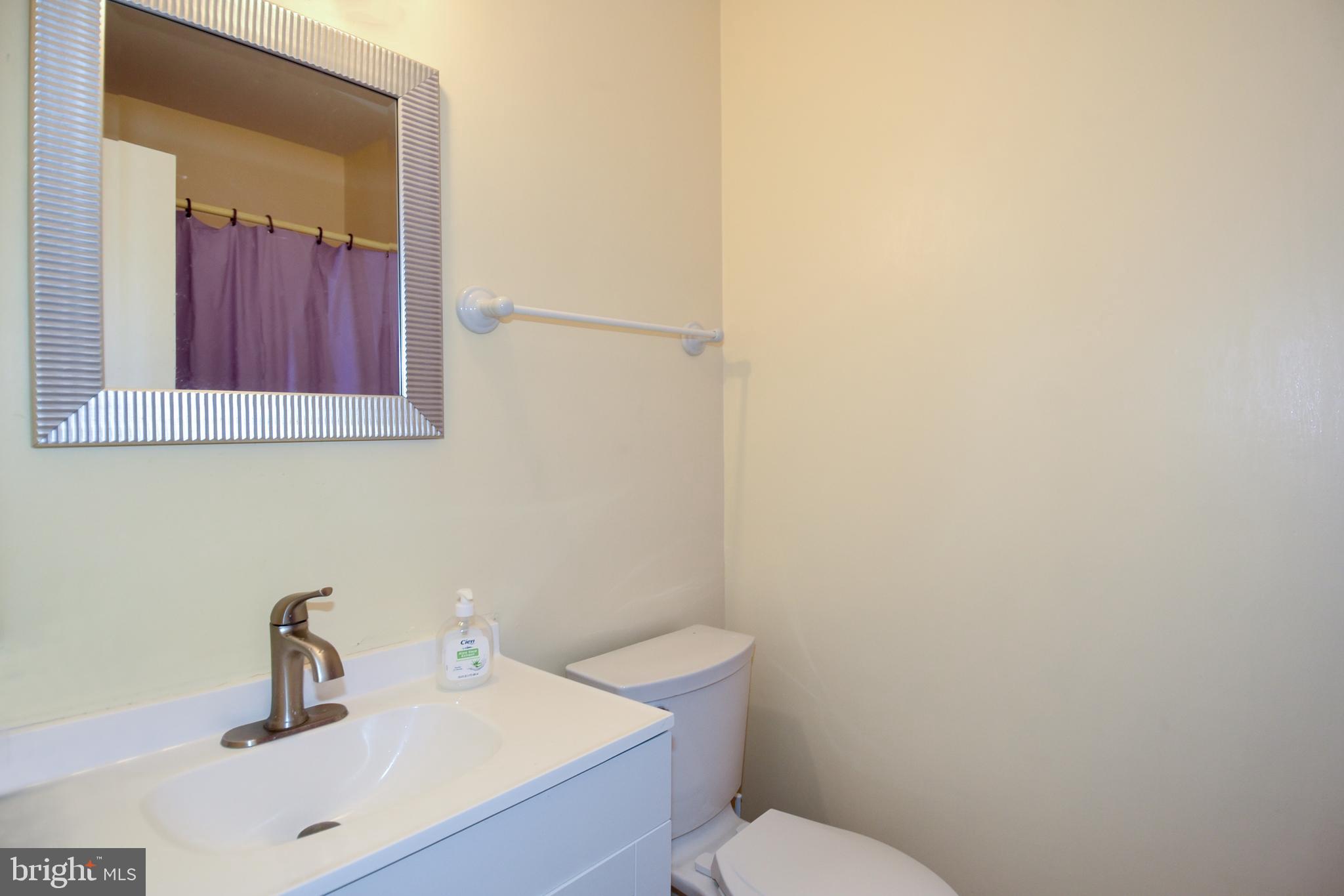 HUNTING RIDGE CONDOMINIUM - Residential Lease