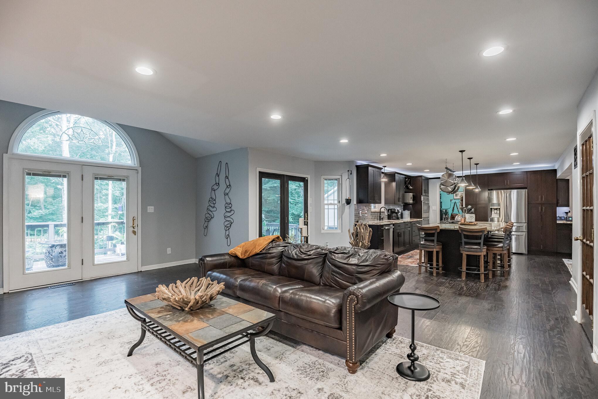 HOME PLACE - Residential