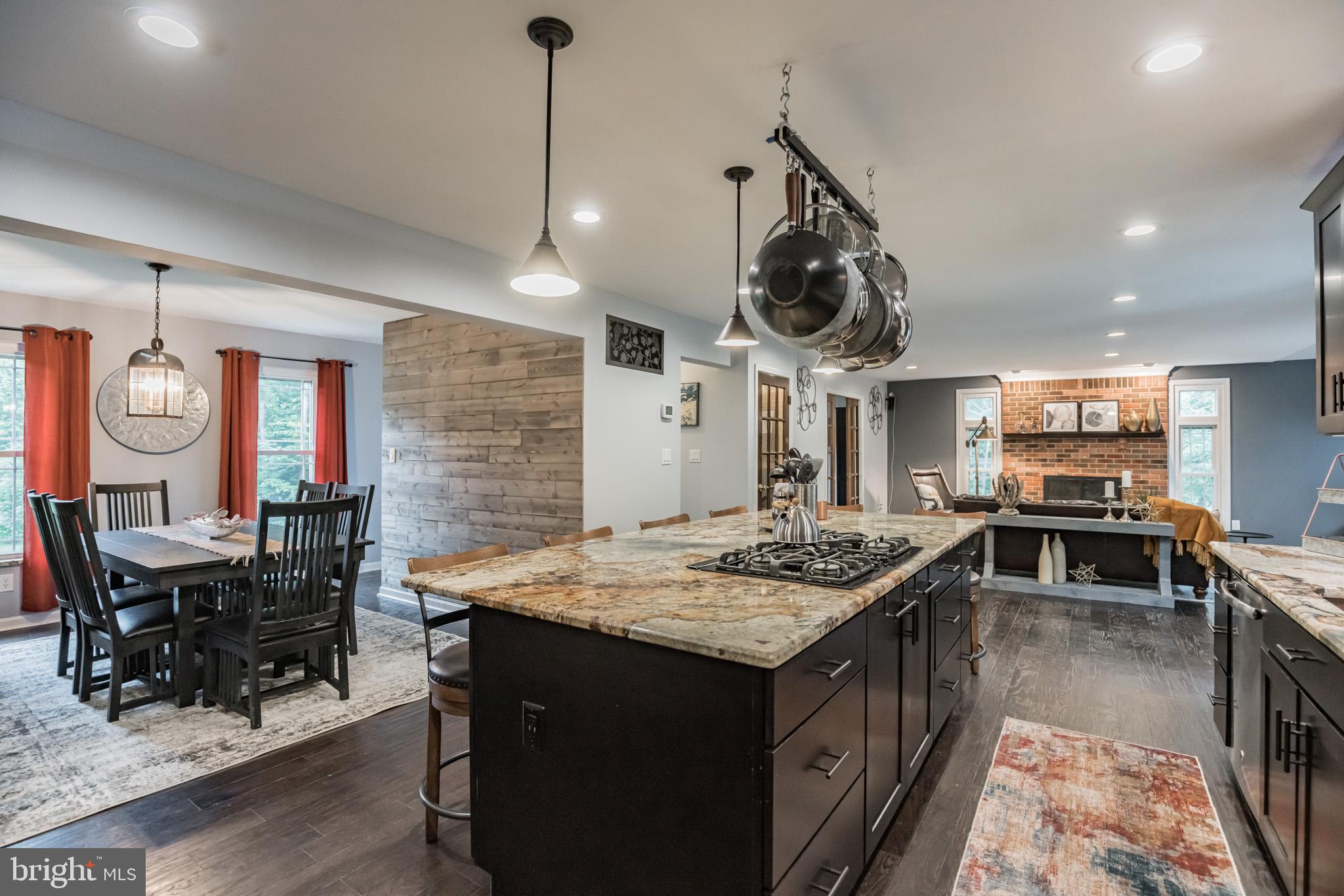 HOME PLACE - Residential