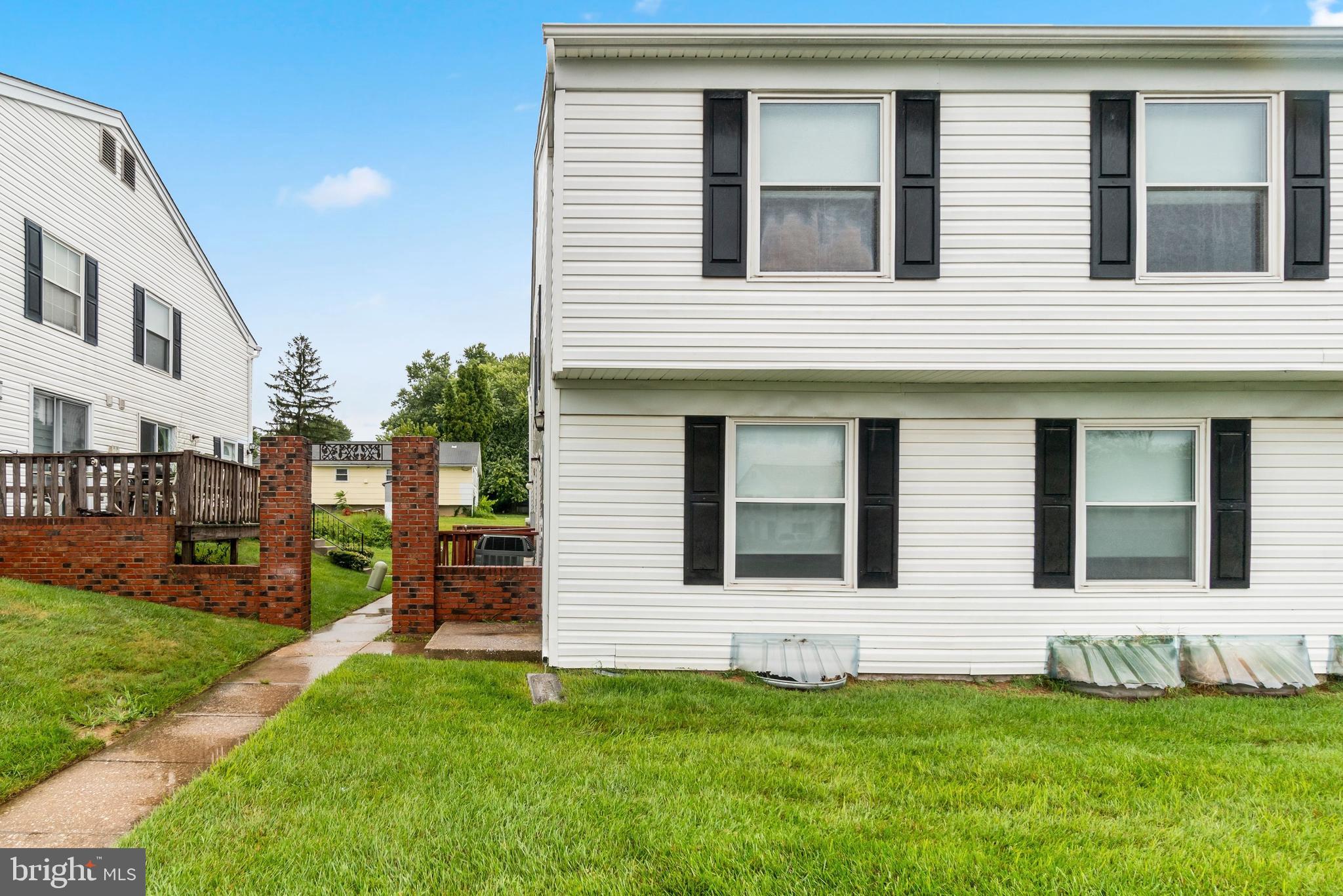 BROOKSHIRE/CRYSTAL RIDGE - Residential