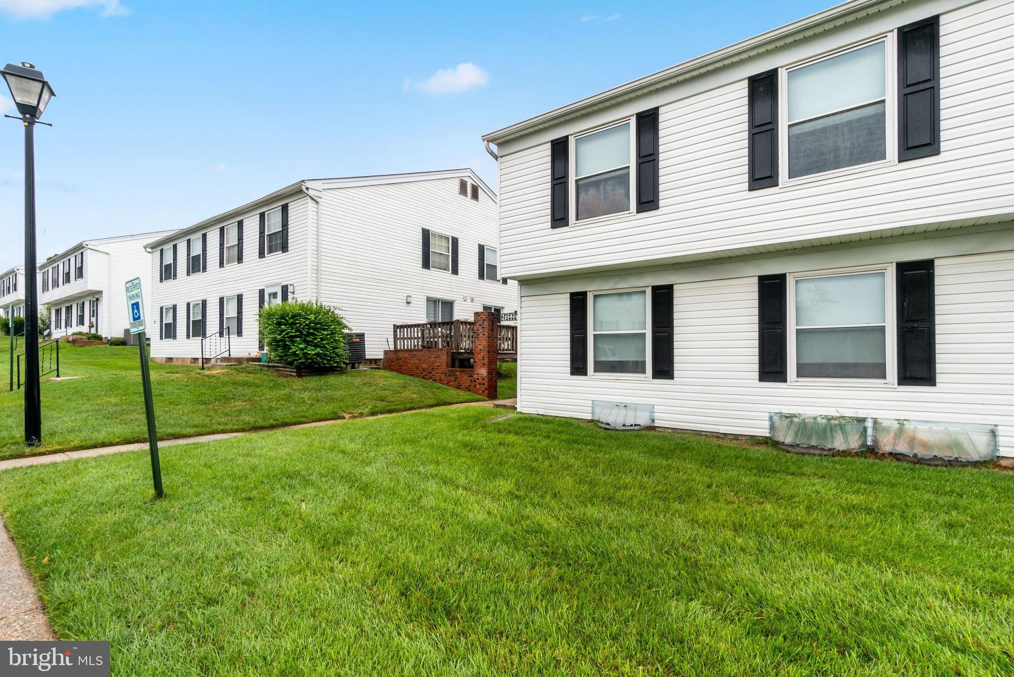 BROOKSHIRE/CRYSTAL RIDGE - Residential