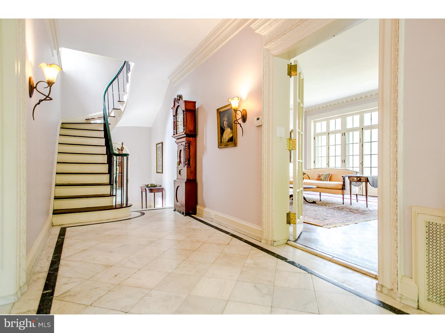 CHESTNUT HILL - Residential