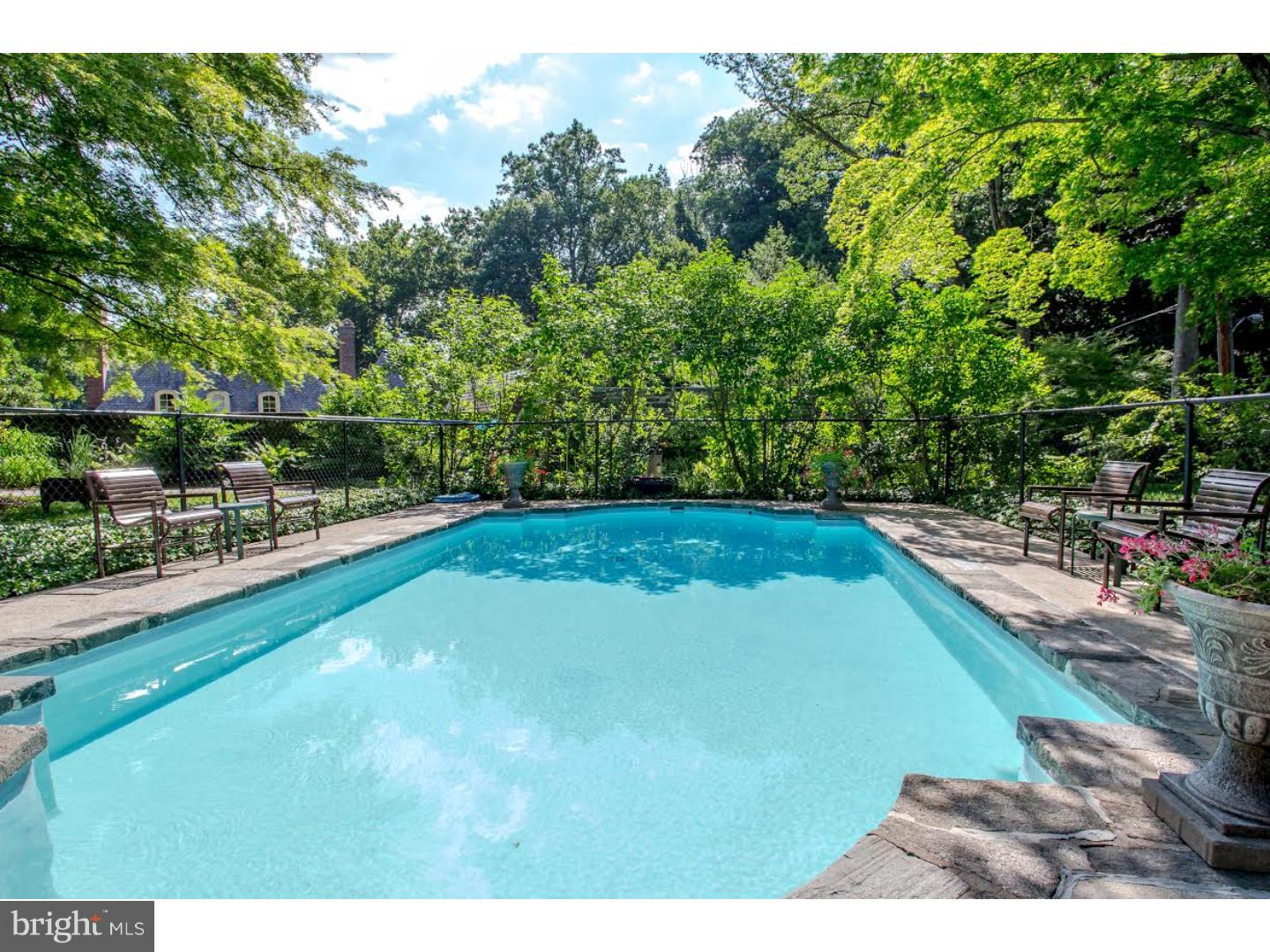 CHESTNUT HILL - Residential