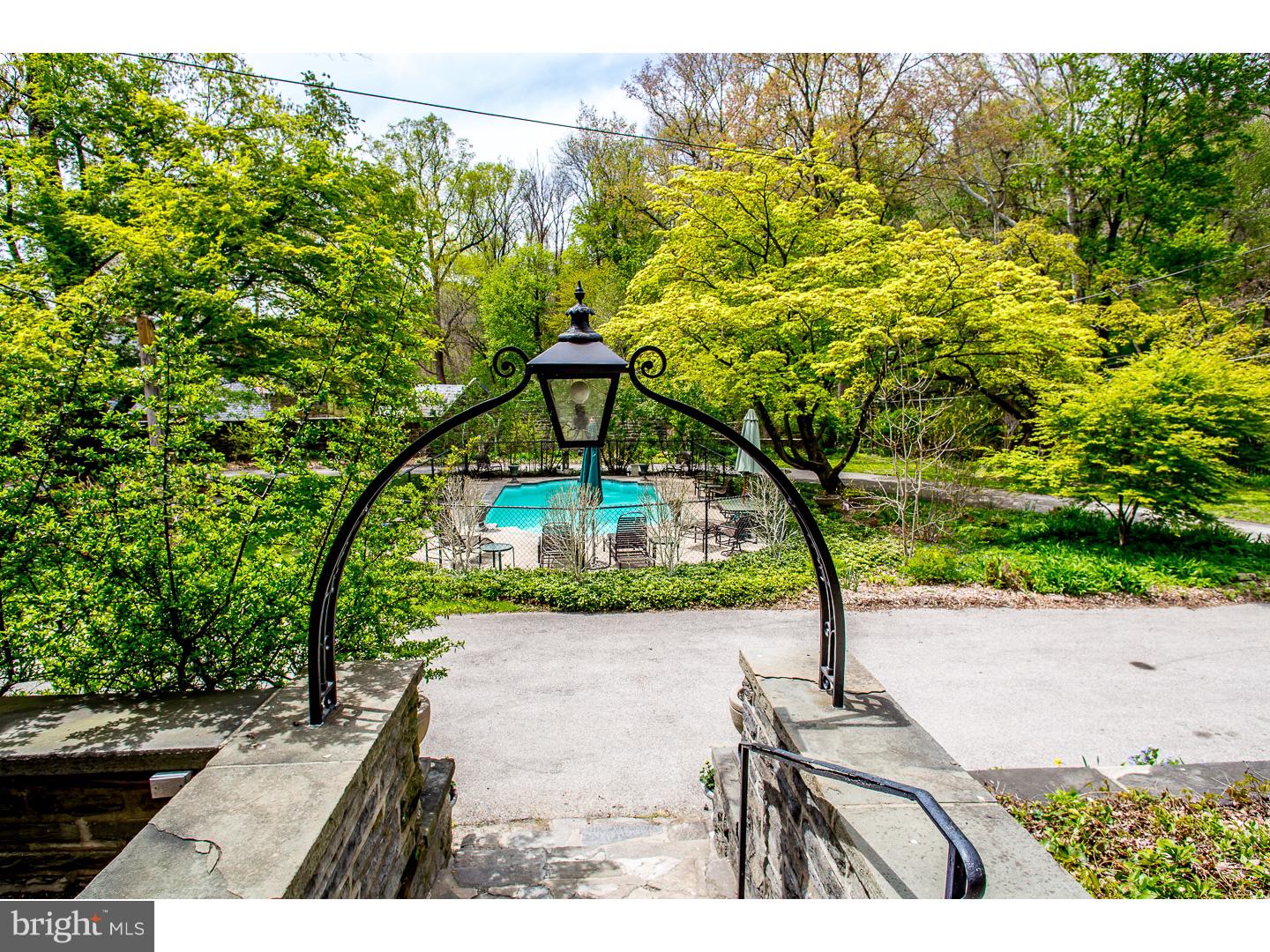 CHESTNUT HILL - Residential