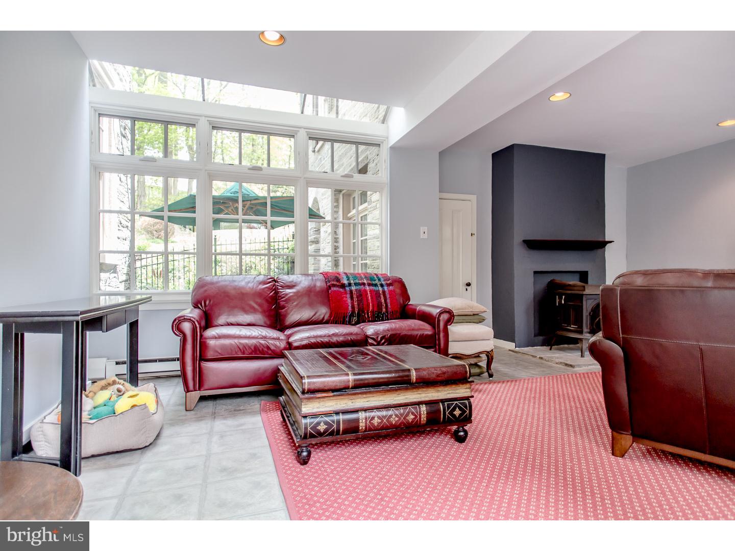 CHESTNUT HILL - Residential