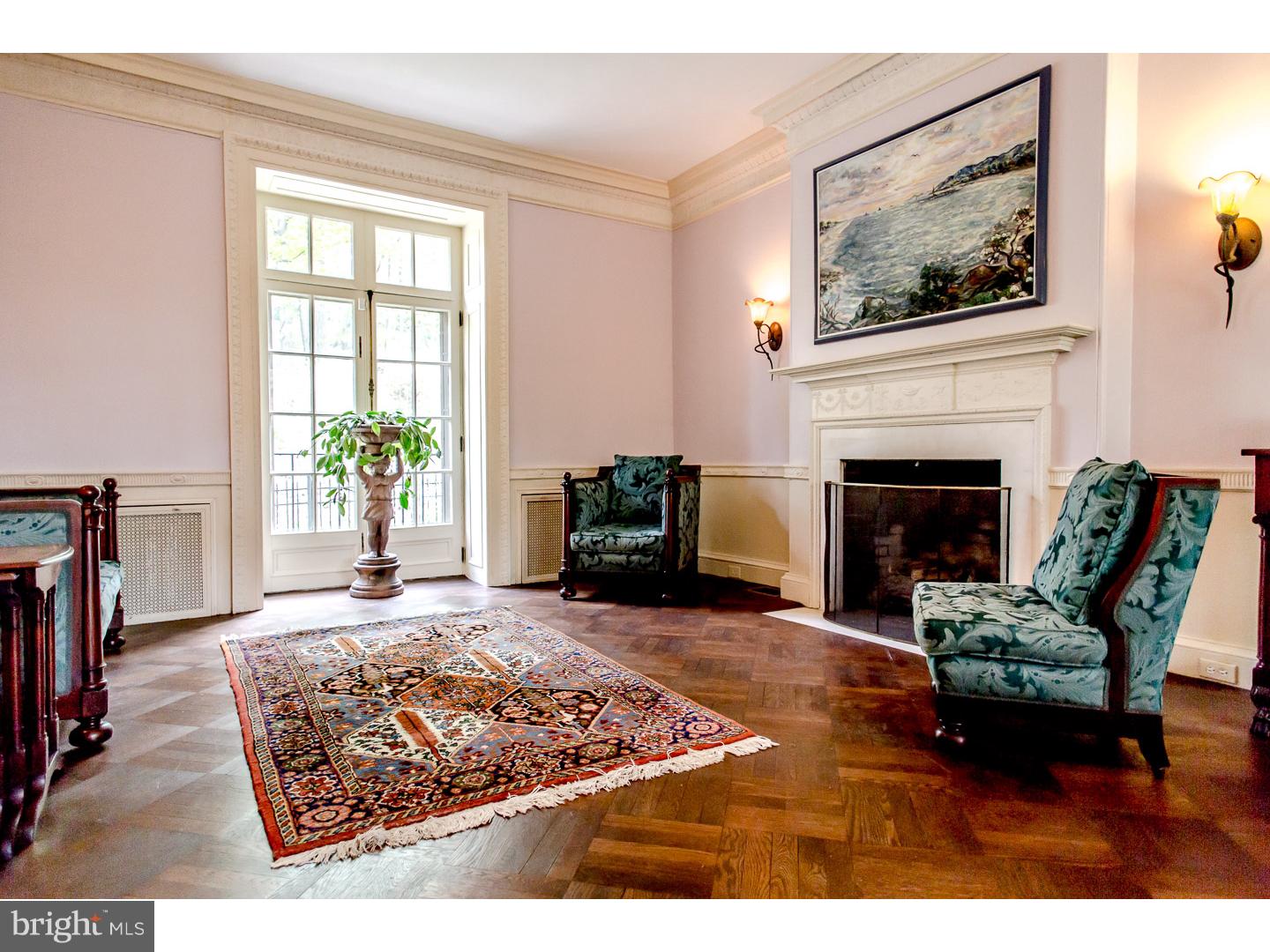 CHESTNUT HILL - Residential