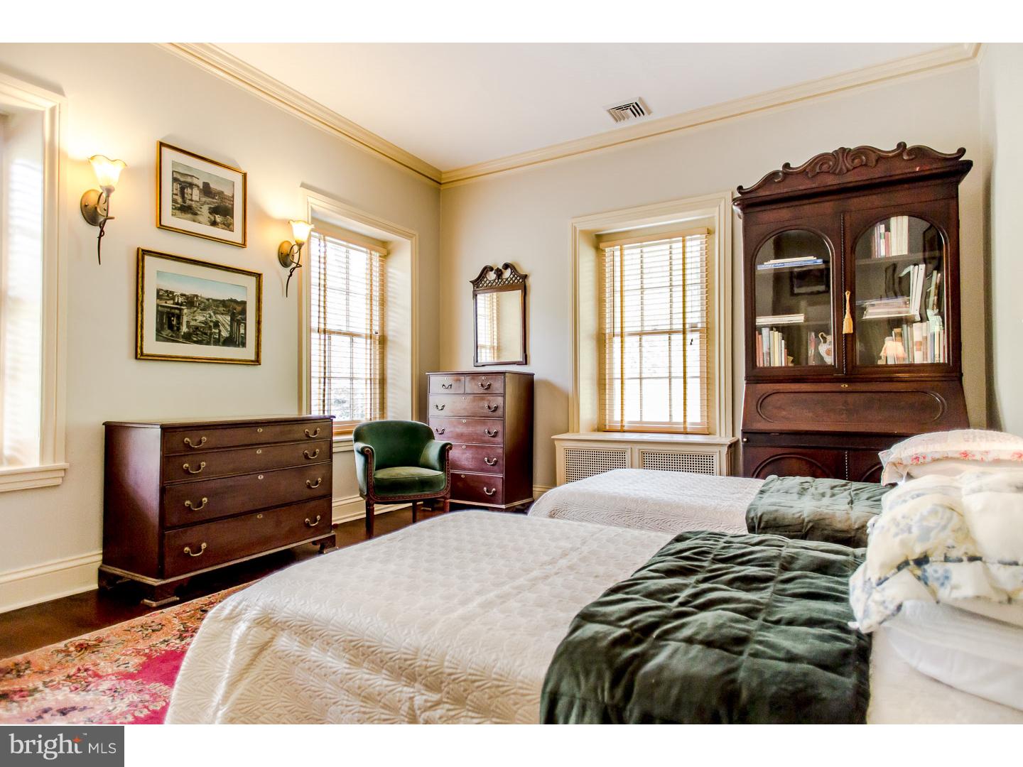 CHESTNUT HILL - Residential