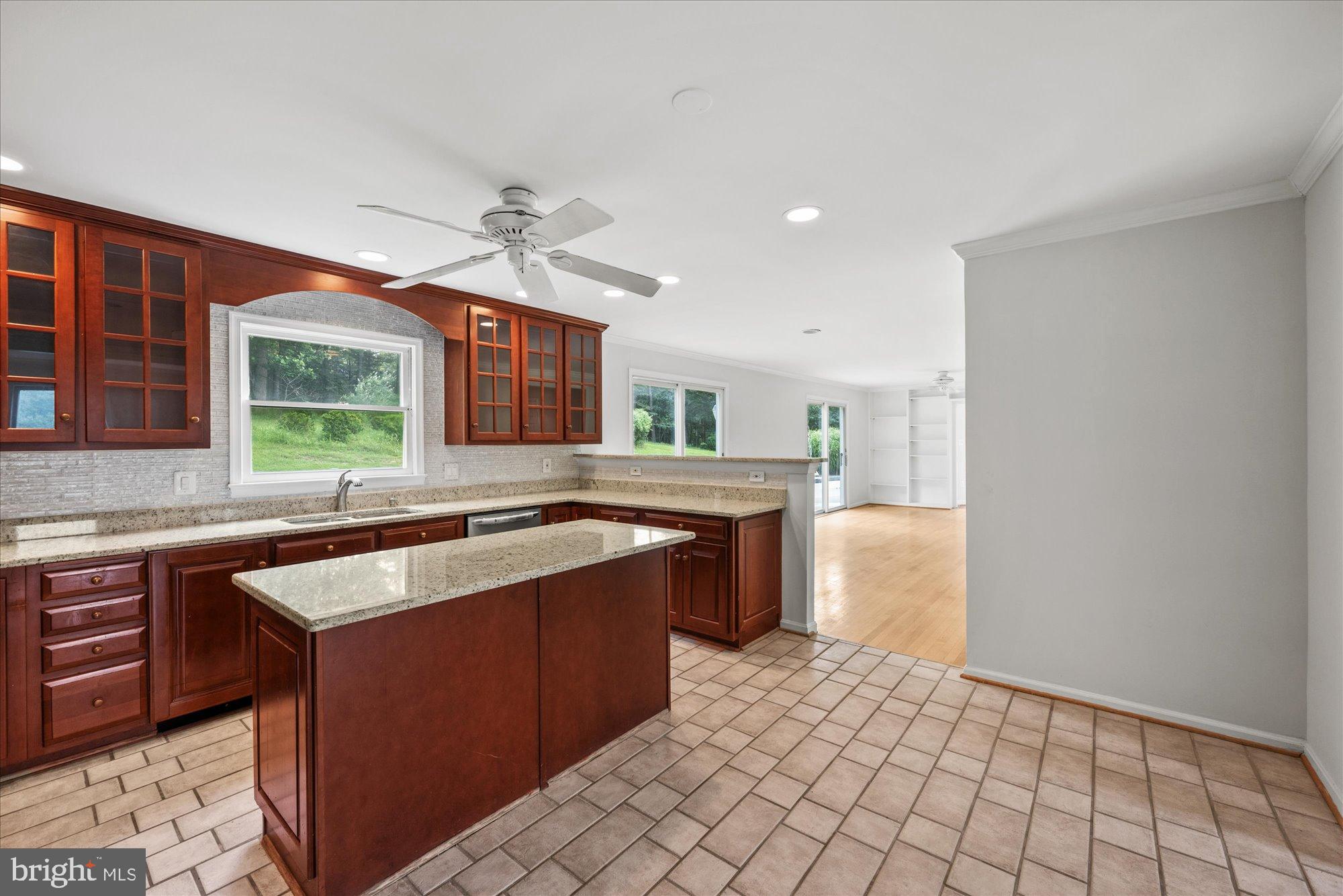 PEACOCK STATION - Residential