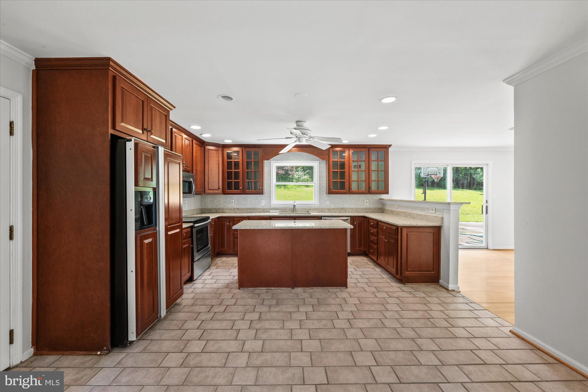 PEACOCK STATION - Residential