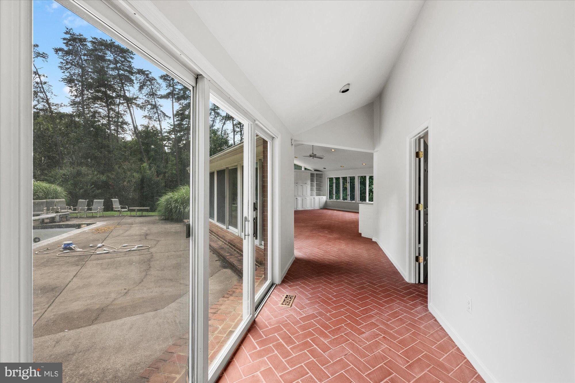 PEACOCK STATION - Residential