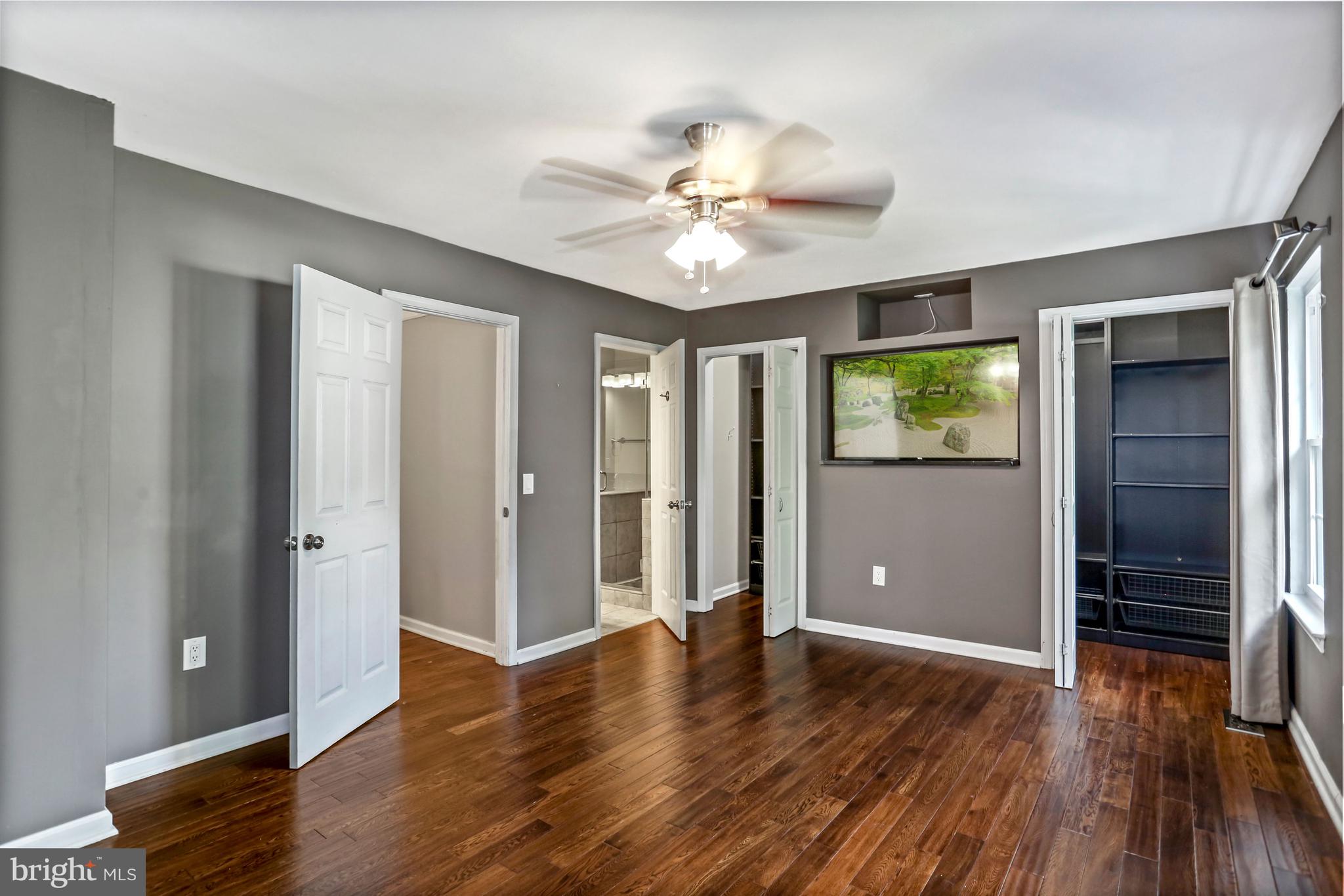 WASHINGTON SQUARE - Residential