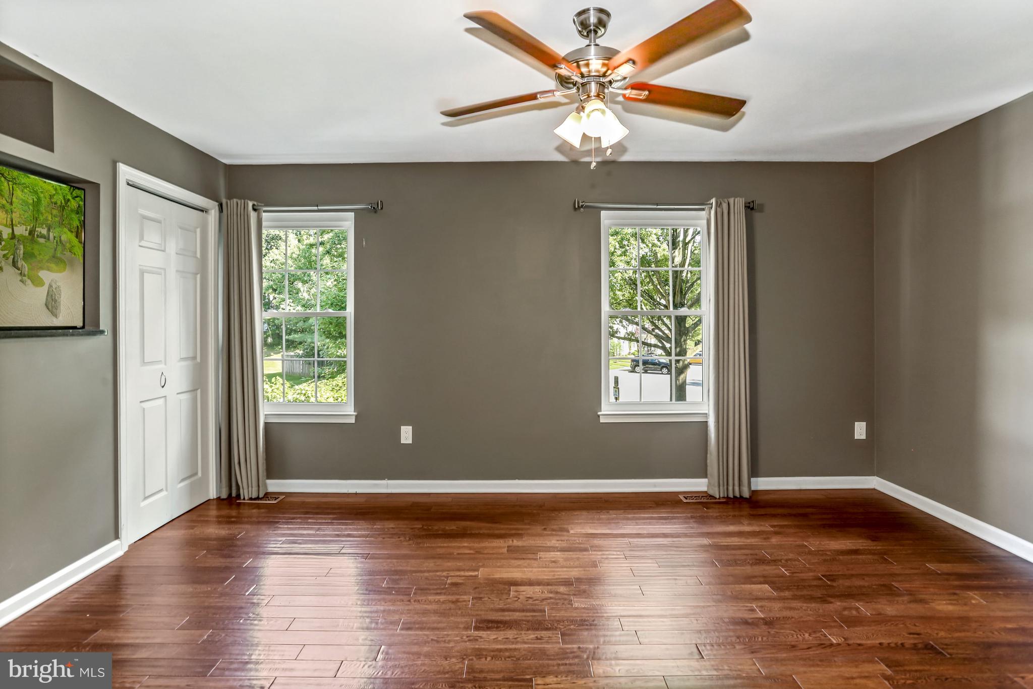 WASHINGTON SQUARE - Residential