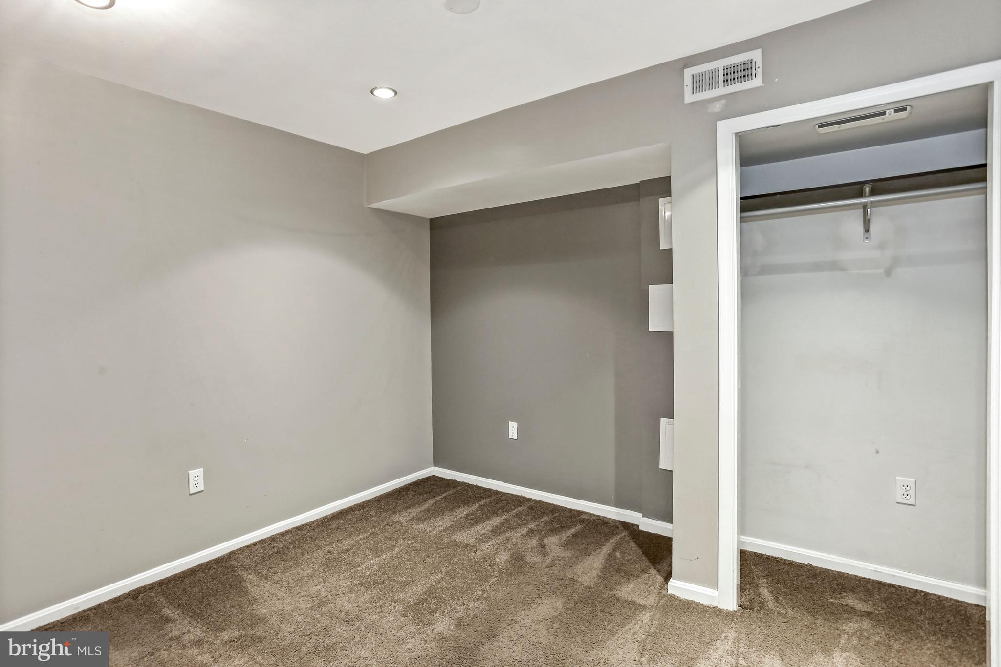 WASHINGTON SQUARE - Residential