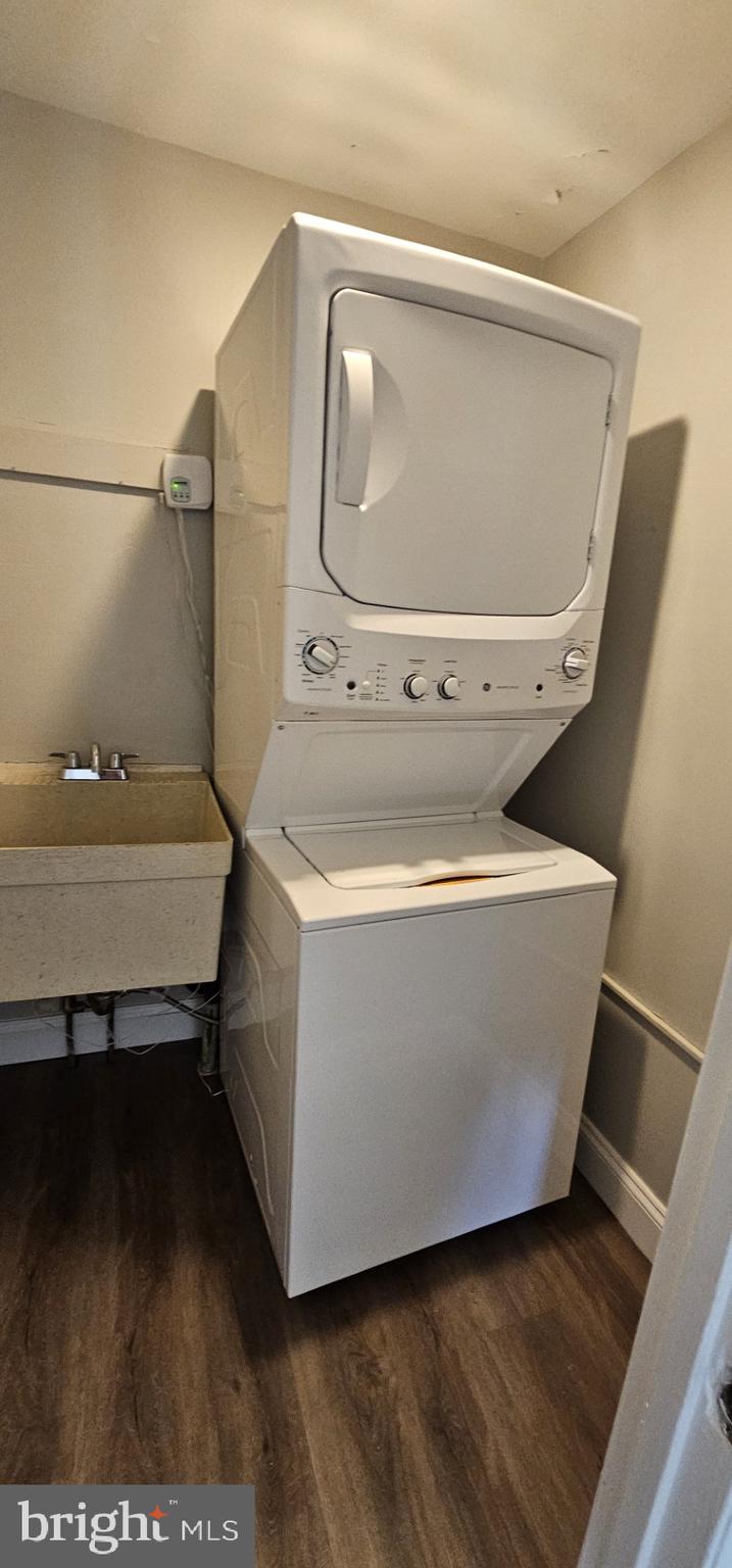 PARKSIDE - Residential Lease