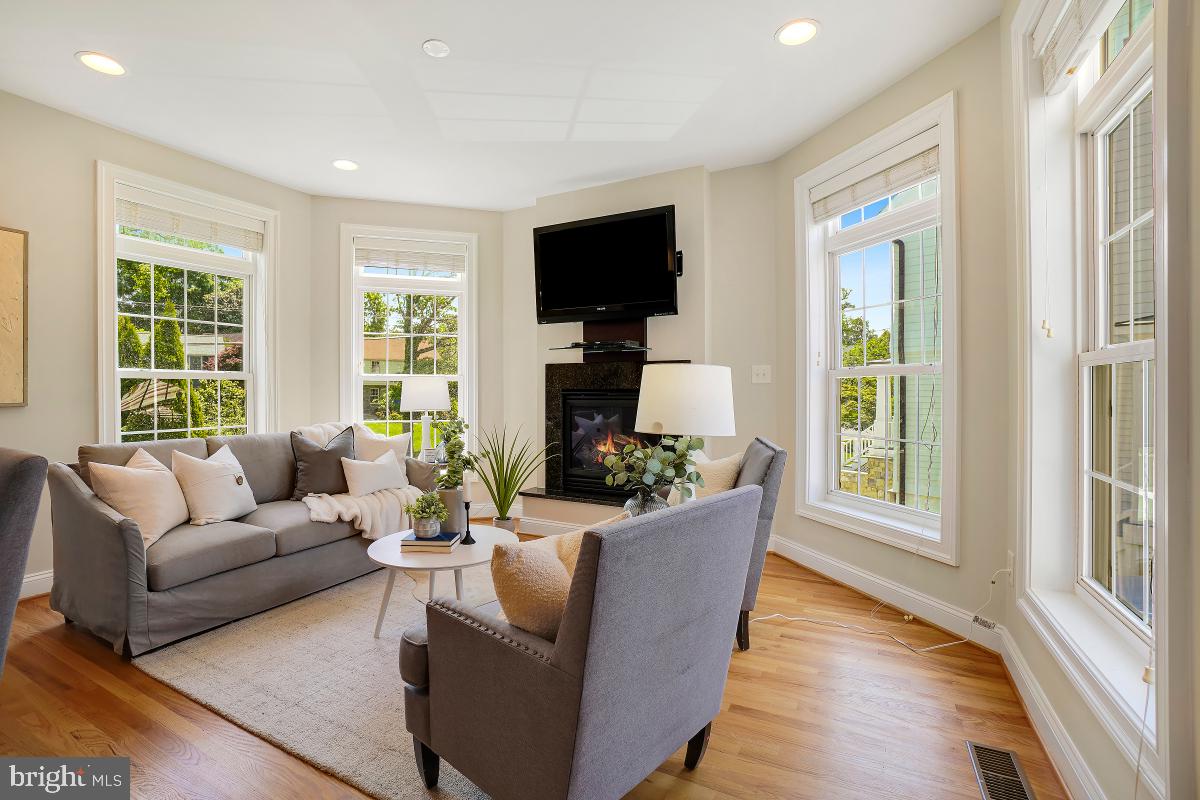 GLENBROOK VILLAGE - Residential