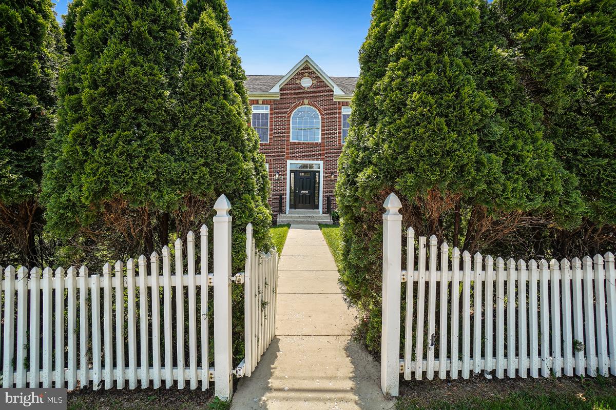 GLENBROOK VILLAGE - Residential