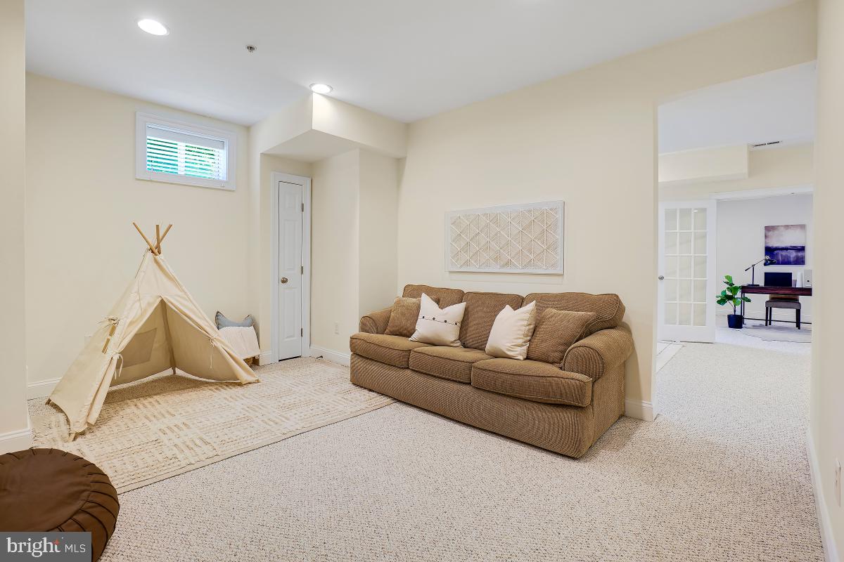 GLENBROOK VILLAGE - Residential