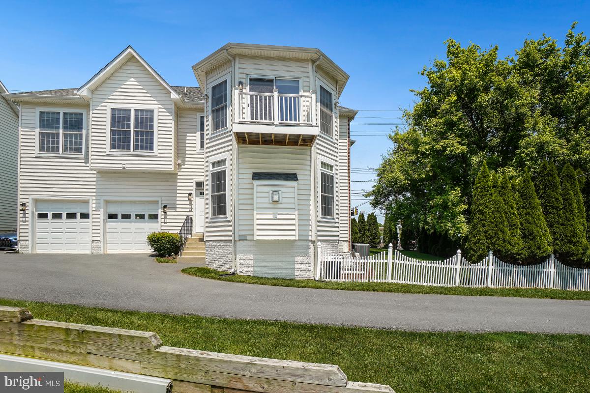 GLENBROOK VILLAGE - Residential
