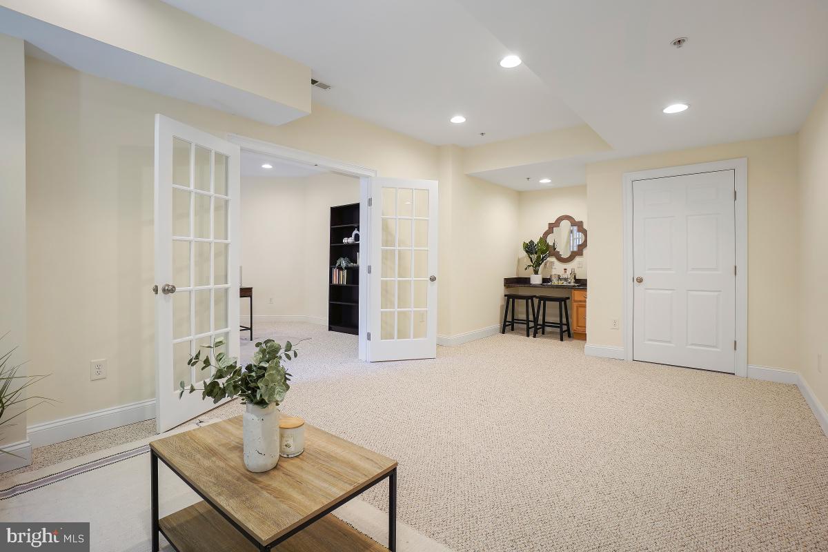 GLENBROOK VILLAGE - Residential