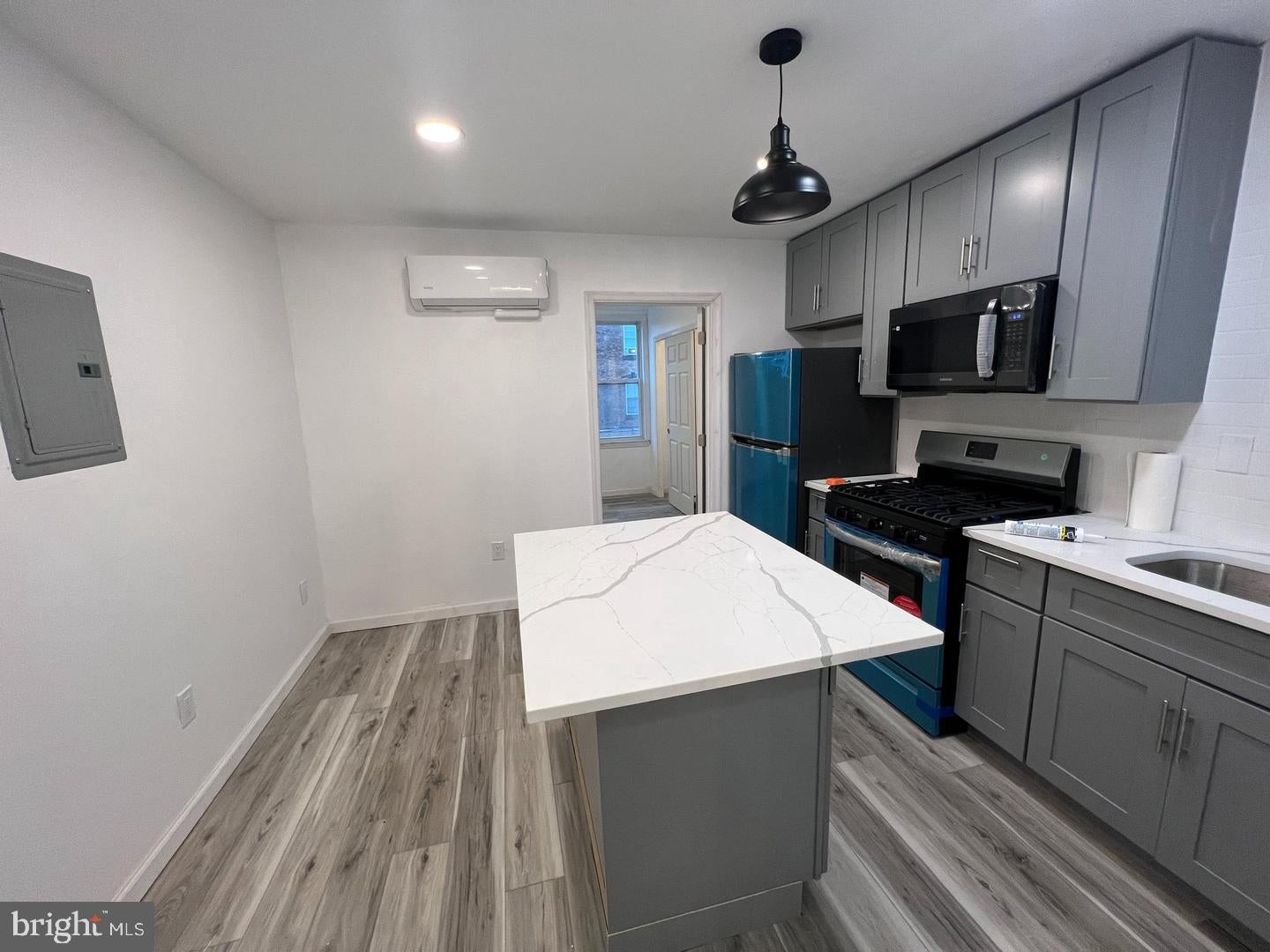 1516 W RITNER STREET 2F