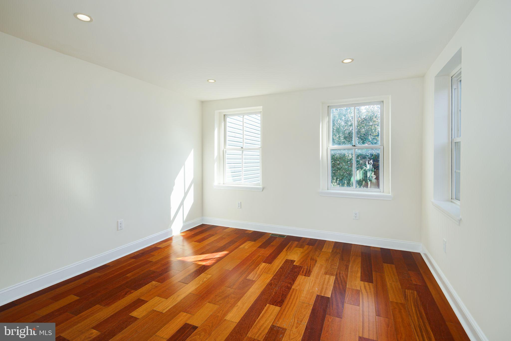 ART MUSEUM AREA - Residential Lease