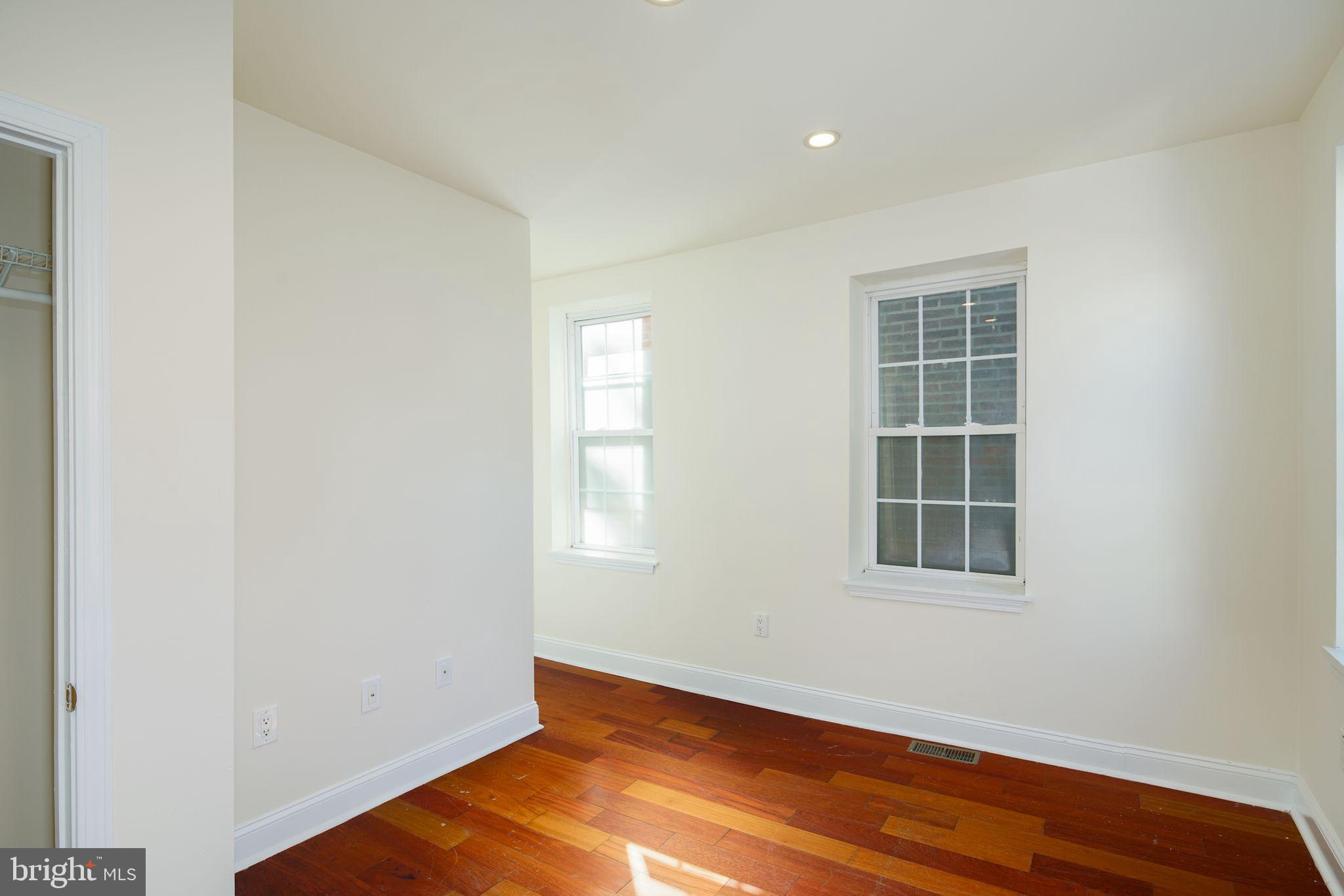 ART MUSEUM AREA - Residential Lease