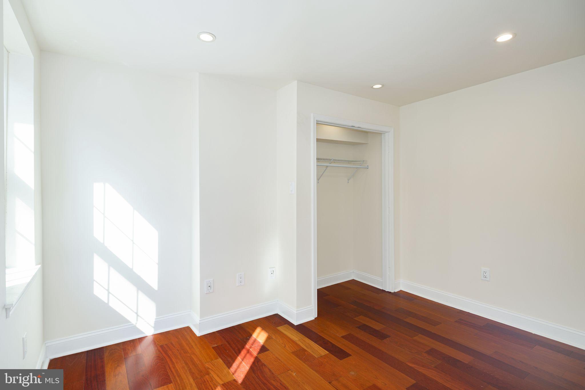 ART MUSEUM AREA - Residential Lease