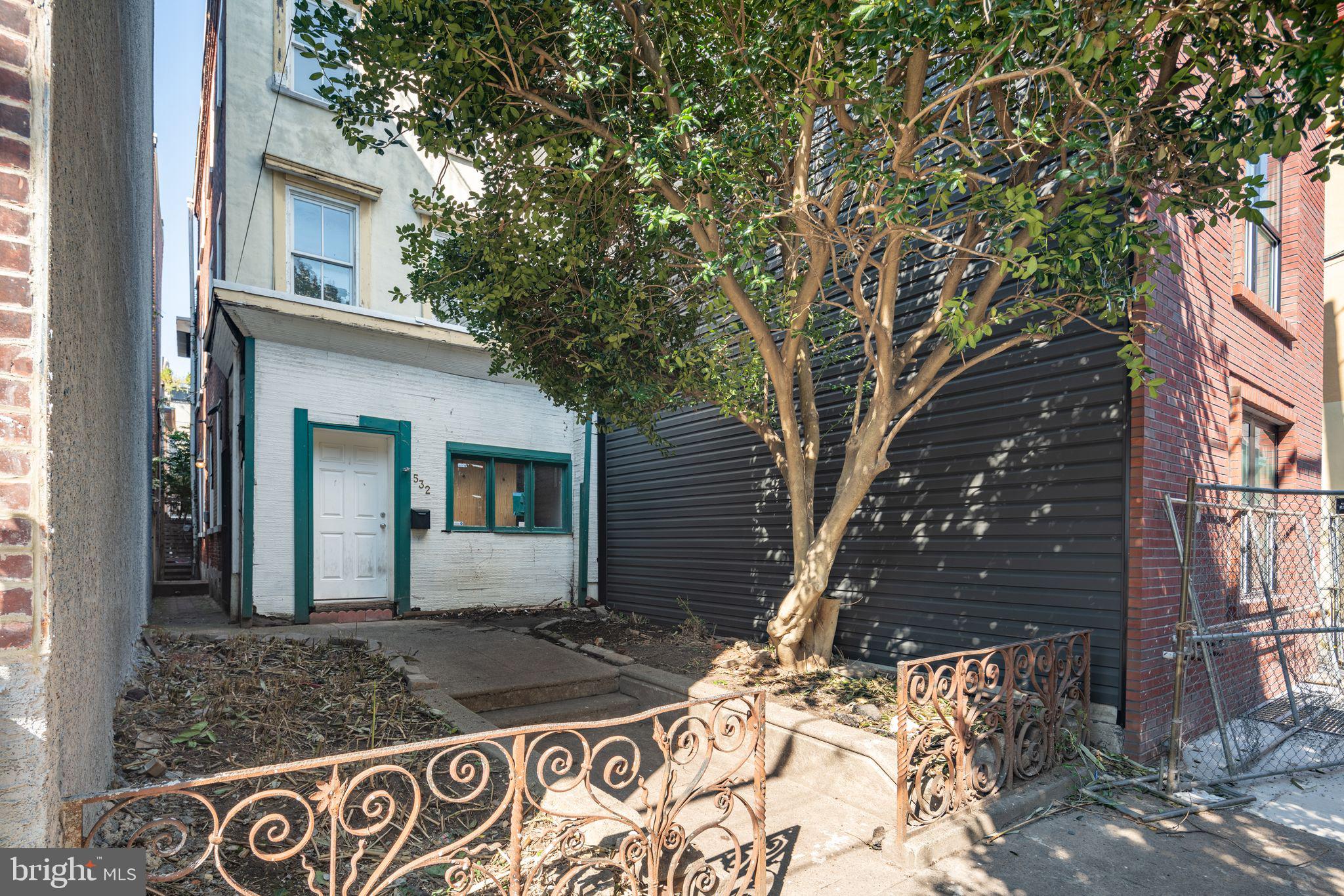 ART MUSEUM AREA - Residential Lease