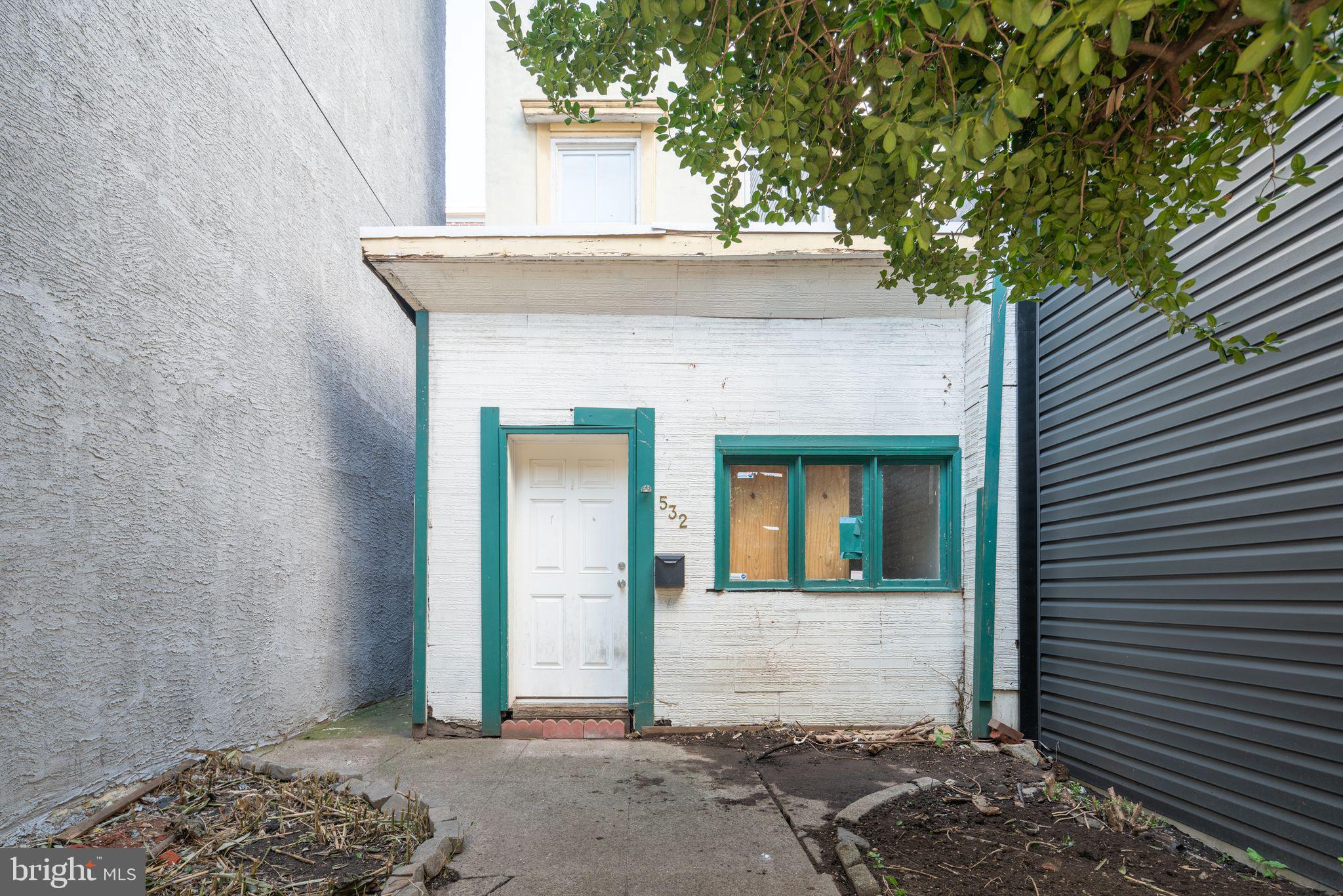 ART MUSEUM AREA - Residential Lease