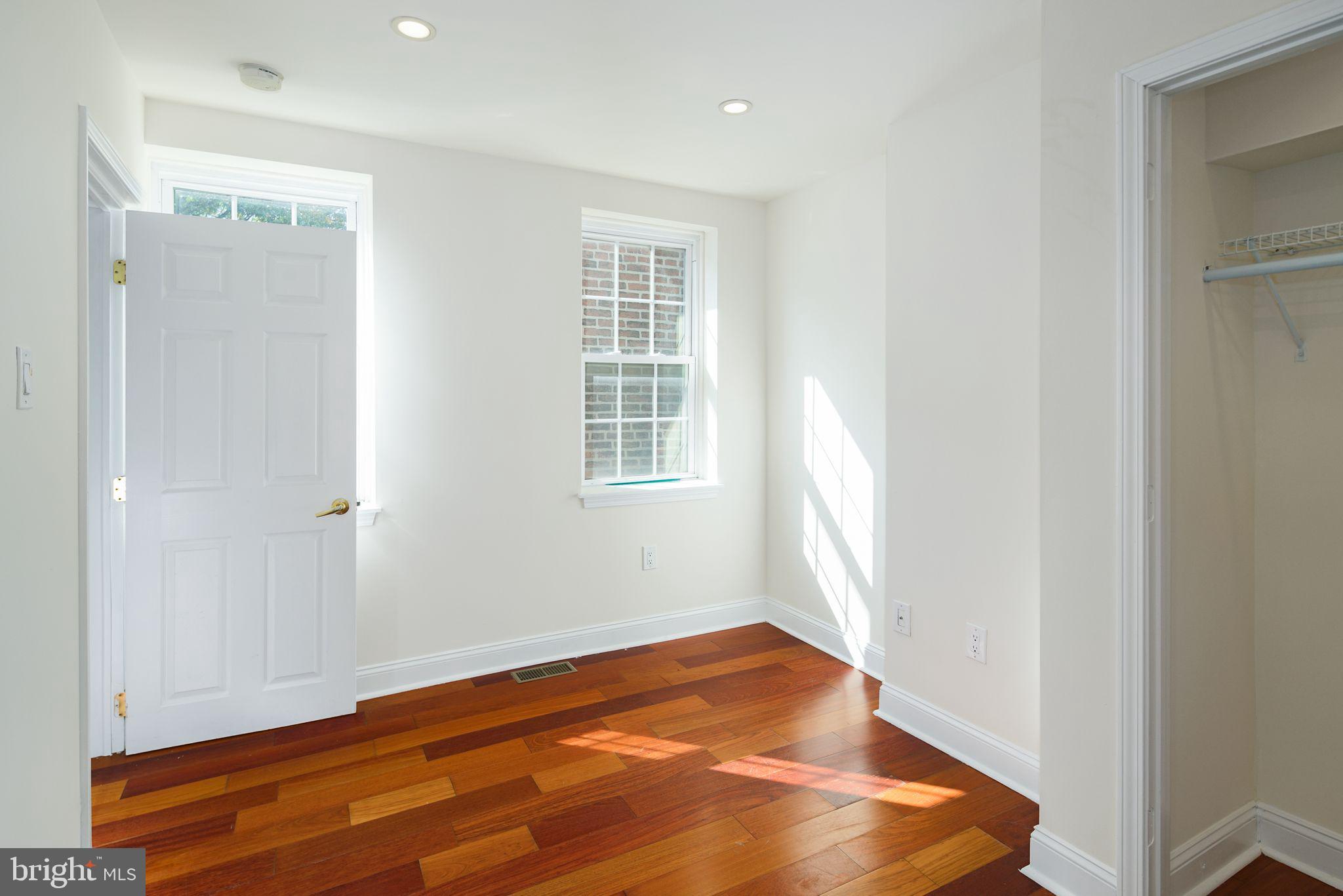 ART MUSEUM AREA - Residential Lease