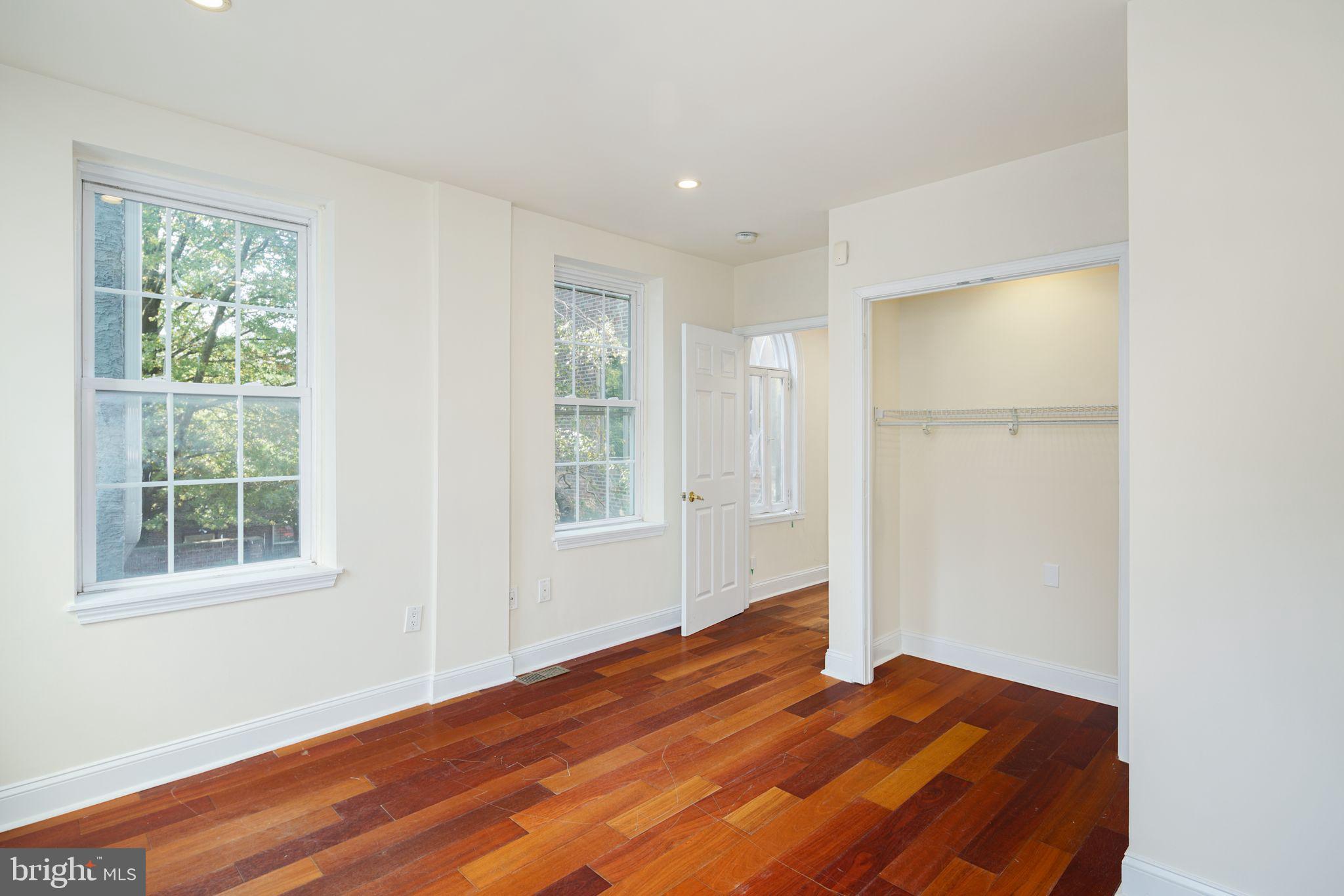 ART MUSEUM AREA - Residential Lease