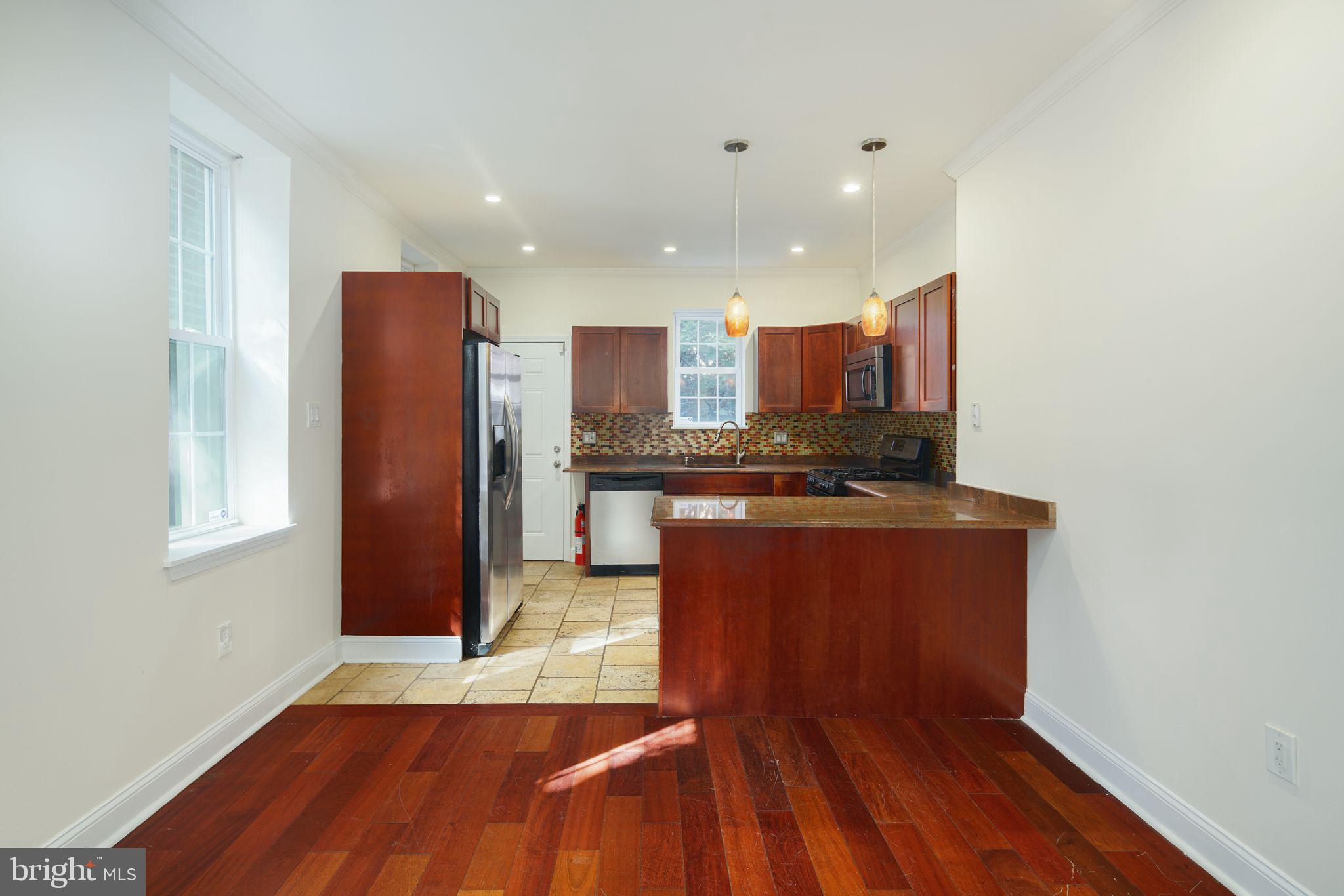 ART MUSEUM AREA - Residential Lease