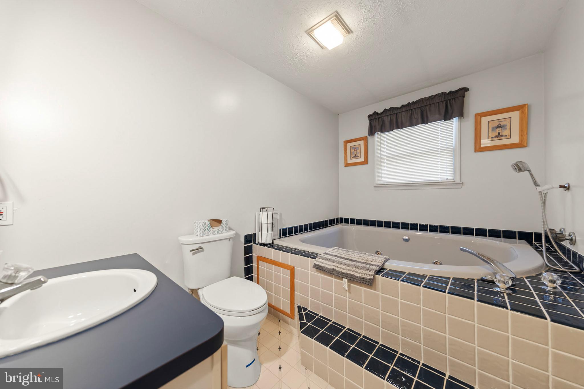 CHRISTINA'S WORLD II - Residential