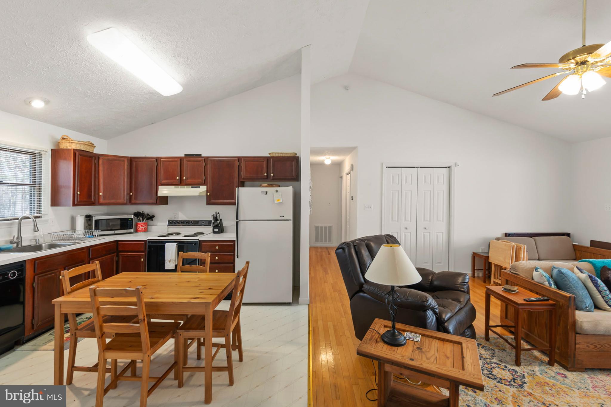 CHRISTINA'S WORLD II - Residential