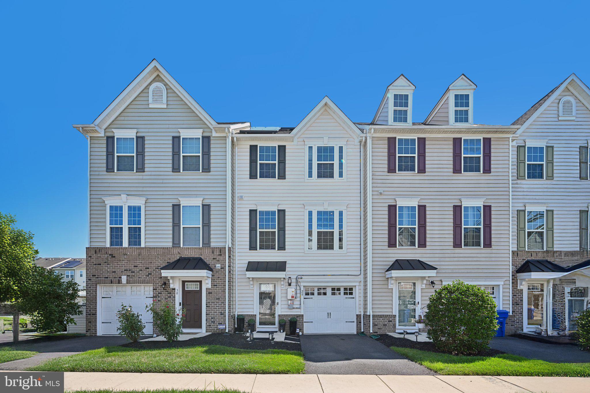 Photo 1 of 40 — 28 ELLA LANE, MOUNT HOLLY, NJ 08060