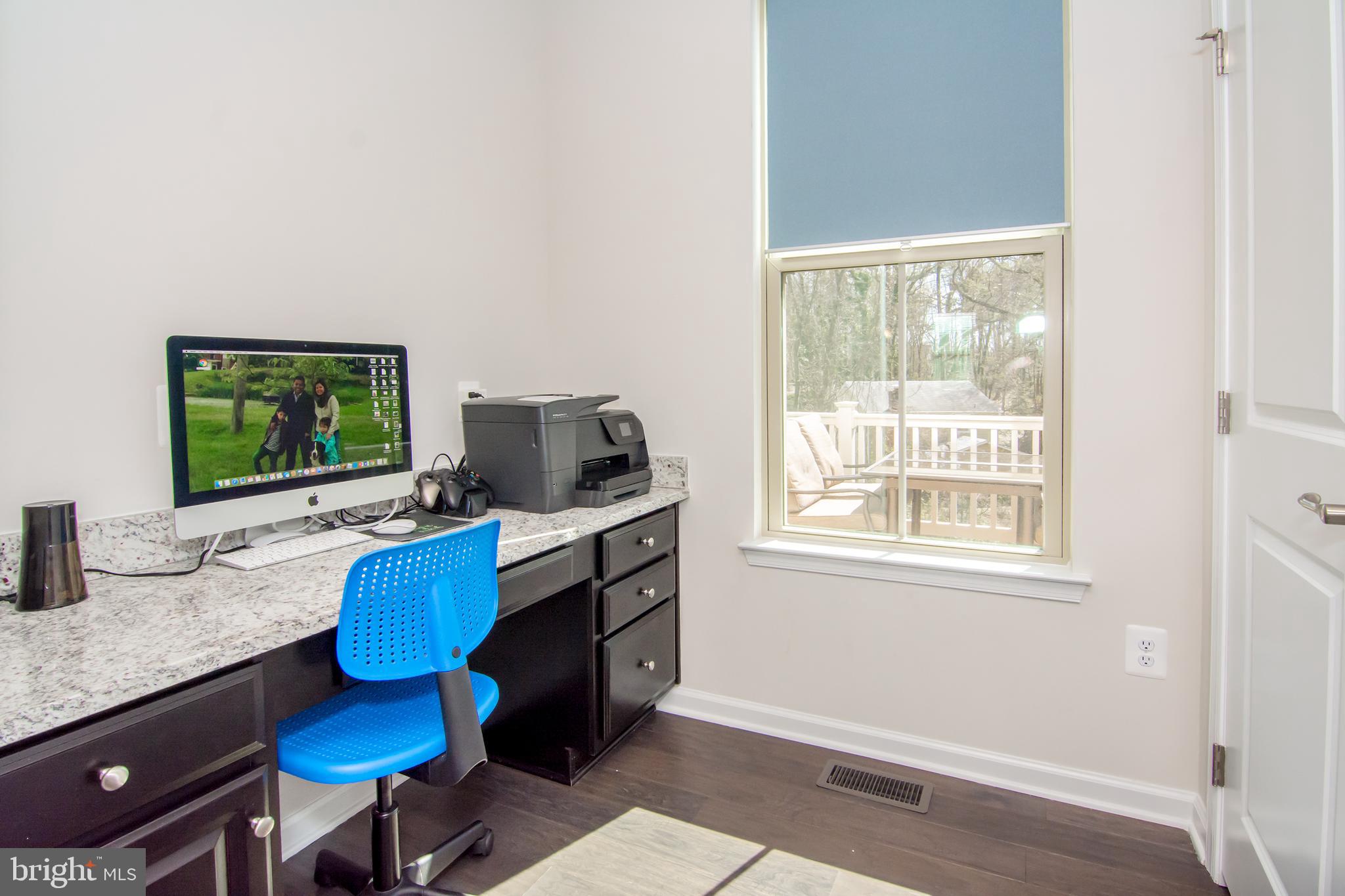 PONDVIEW - Residential Lease