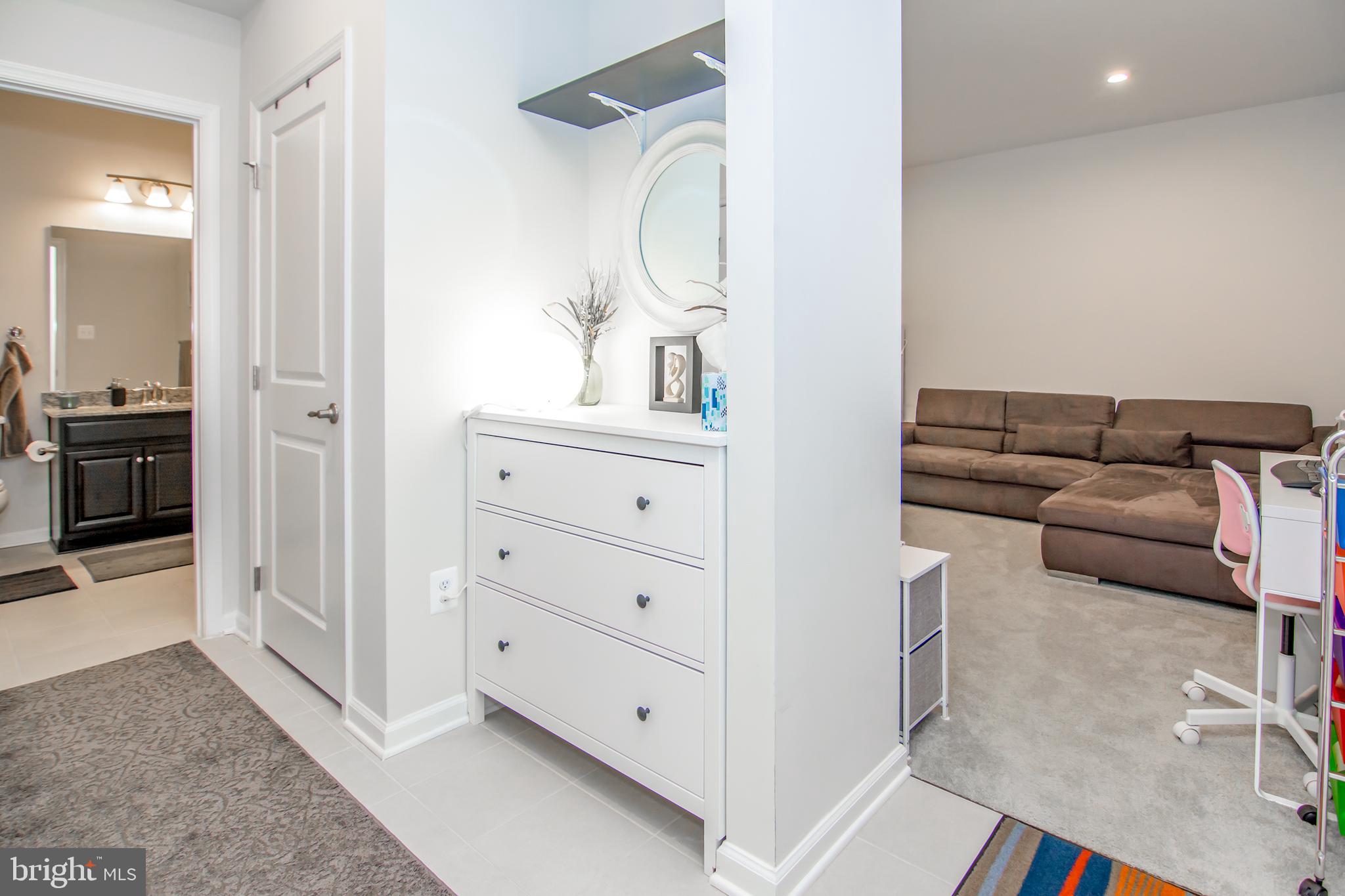 PONDVIEW - Residential Lease