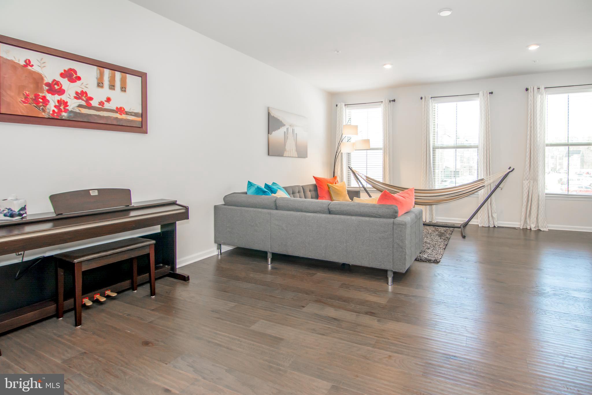 PONDVIEW - Residential Lease