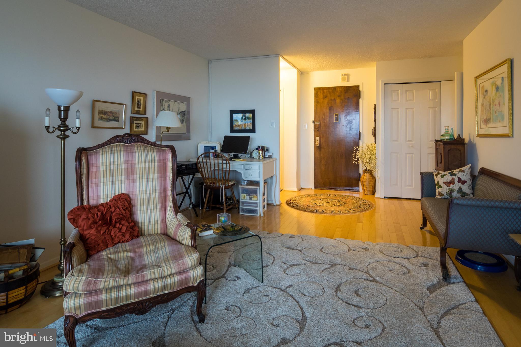 PROMENADE TOWERS - Residential Lease