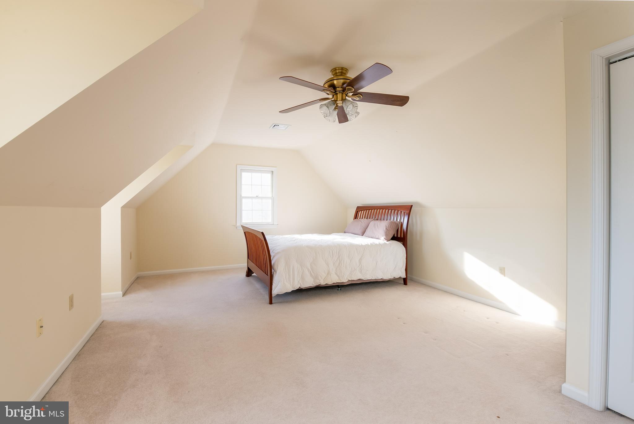 NORTHRIDGE - Residential