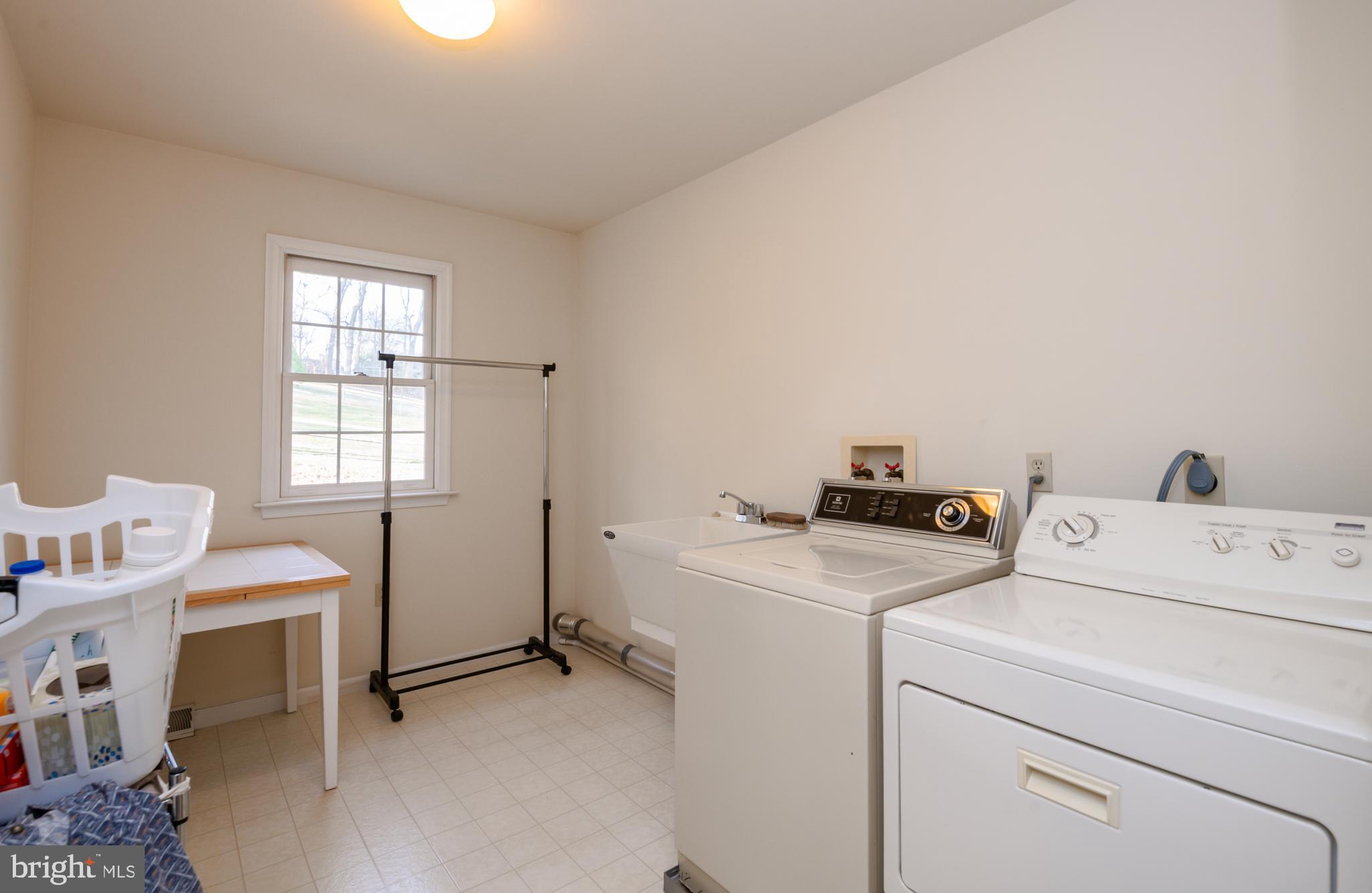 NORTHRIDGE - Residential