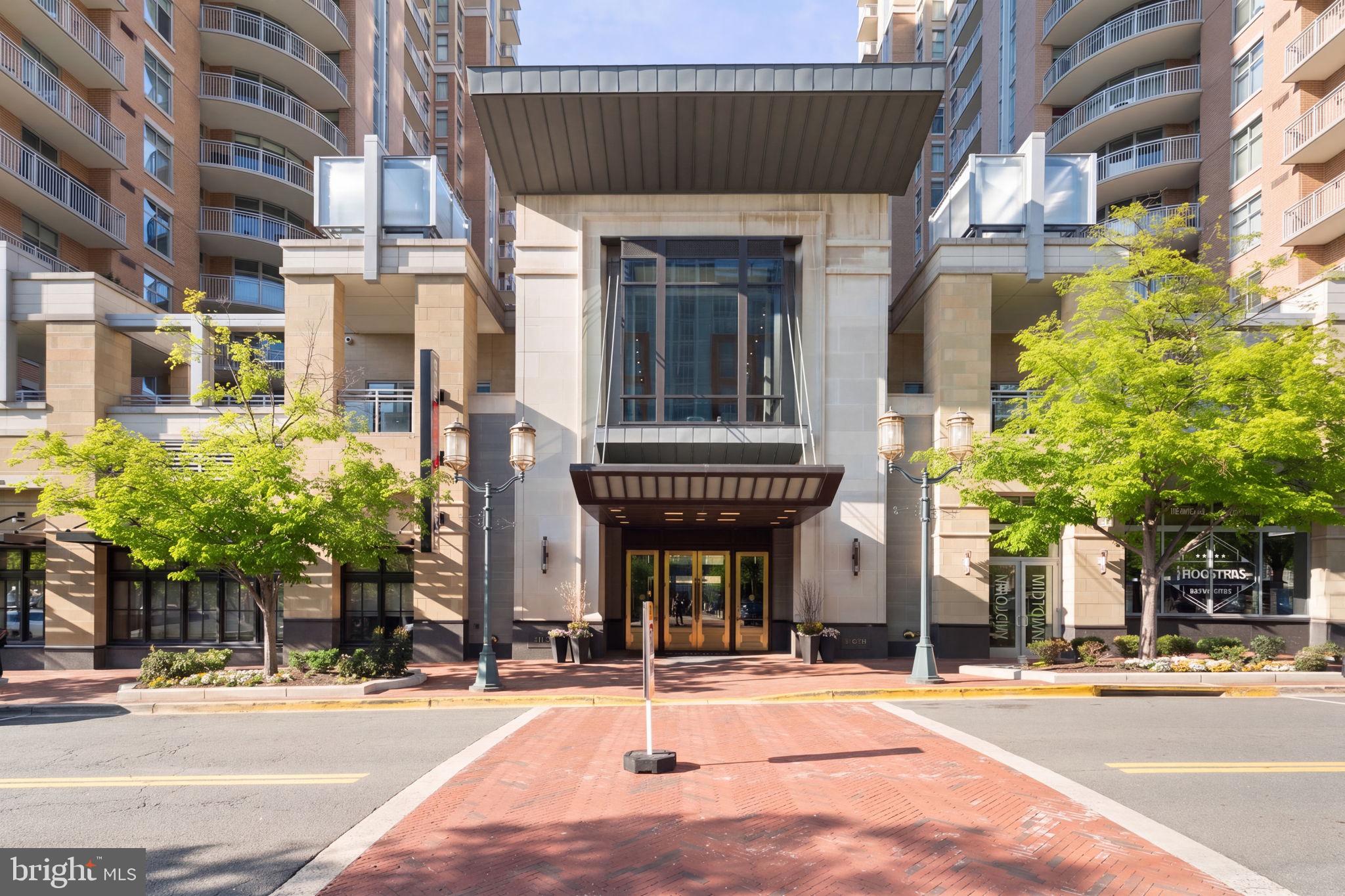MIDTOWN AT RESTON TOWN CENTER - Residential