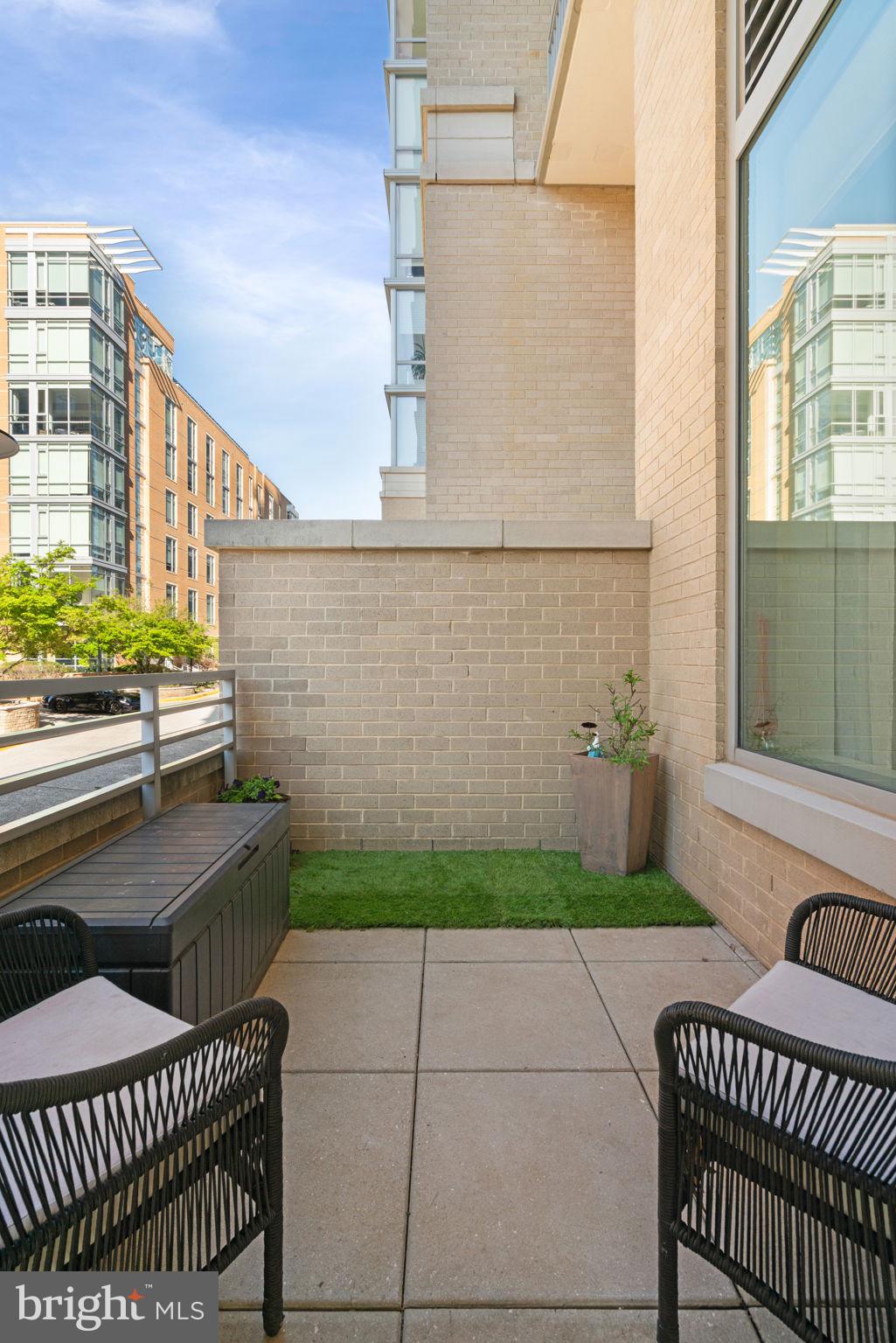 MIDTOWN AT RESTON TOWN CENTER - Residential