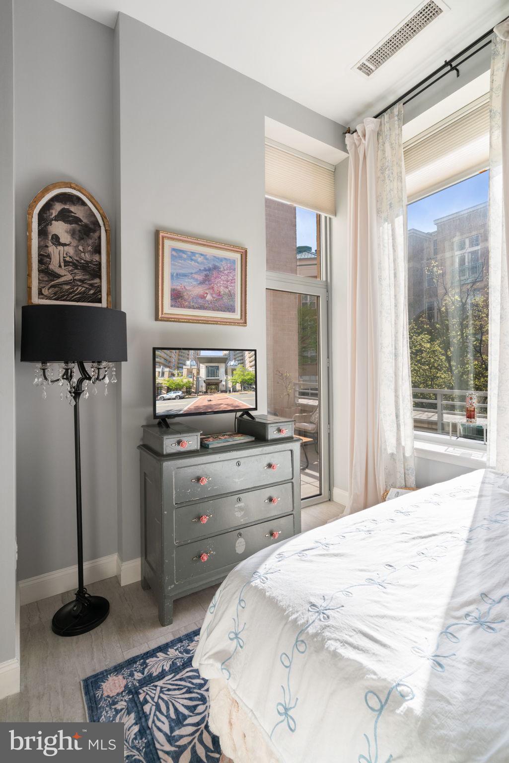 MIDTOWN AT RESTON TOWN CENTER - Residential