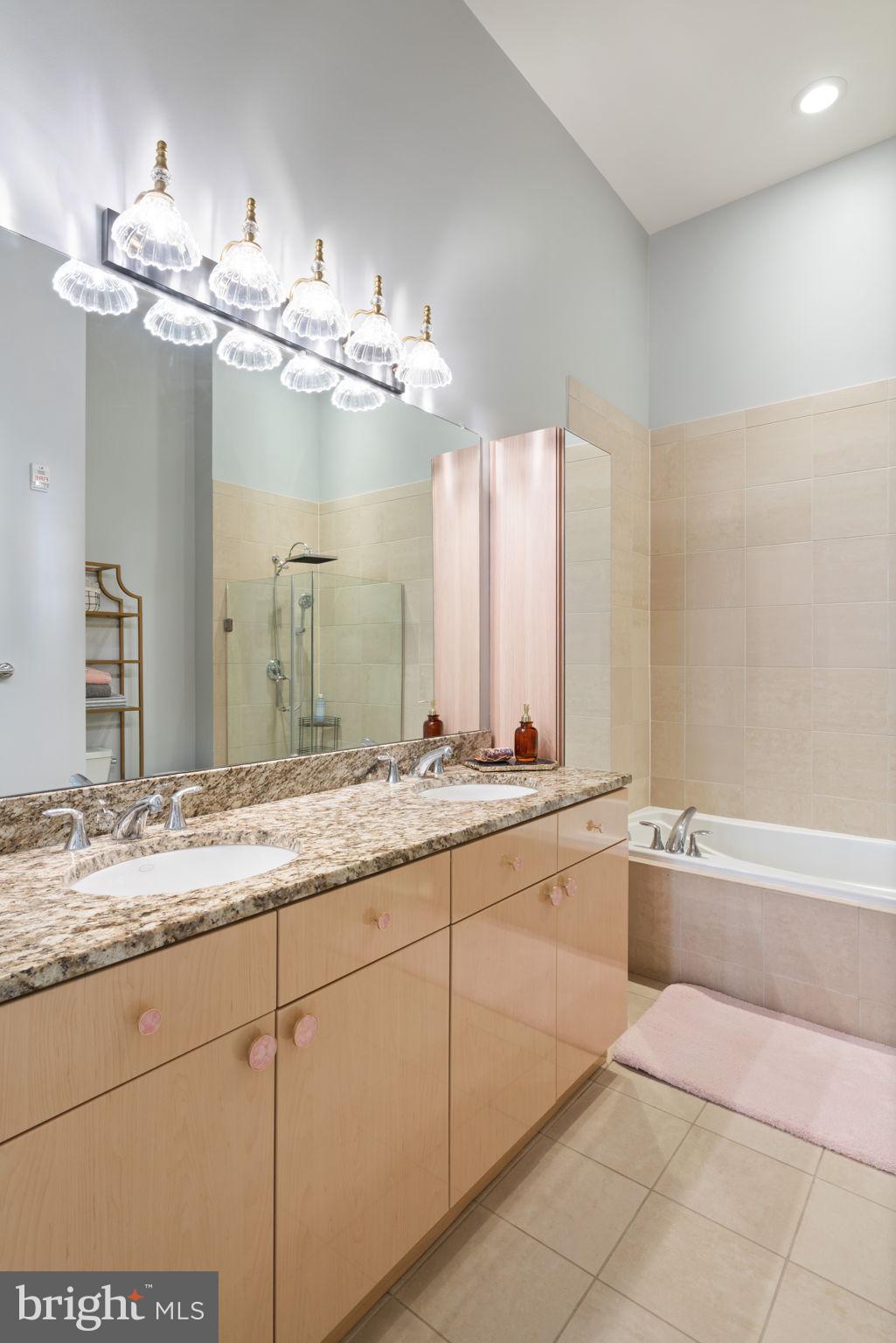 MIDTOWN AT RESTON TOWN CENTER - Residential