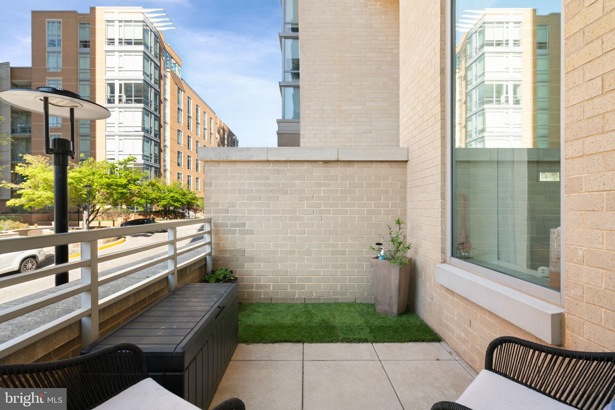 MIDTOWN AT RESTON TOWN CENTER - Residential