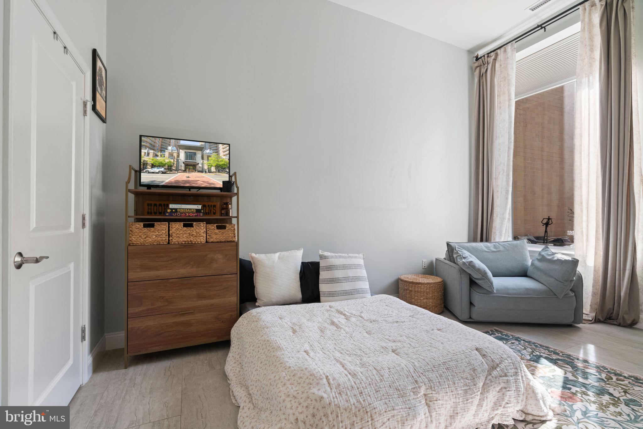 MIDTOWN AT RESTON TOWN CENTER - Residential